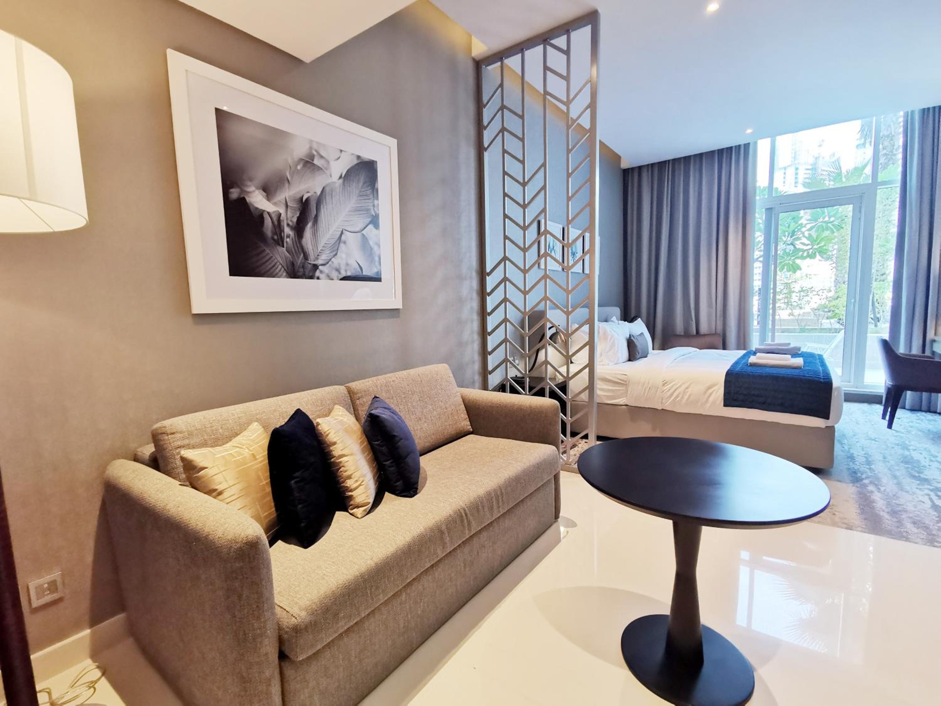 Vacay Lettings - Luxury studio in Business bay