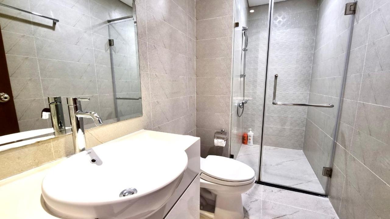 123 Apartment in Vinhomes Central Park - Landmark 81 area