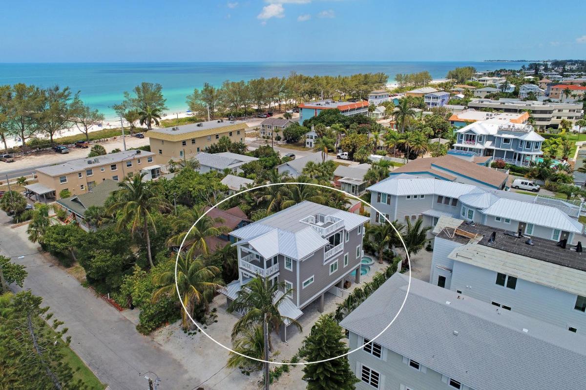 Mermaid's Landing managed by Beach Retreats view 4