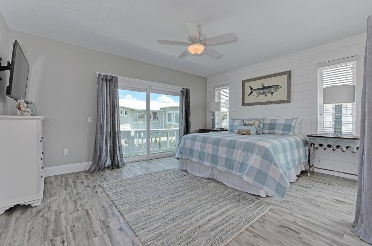 Mermaid's Landing managed by Beach Retreats view 5