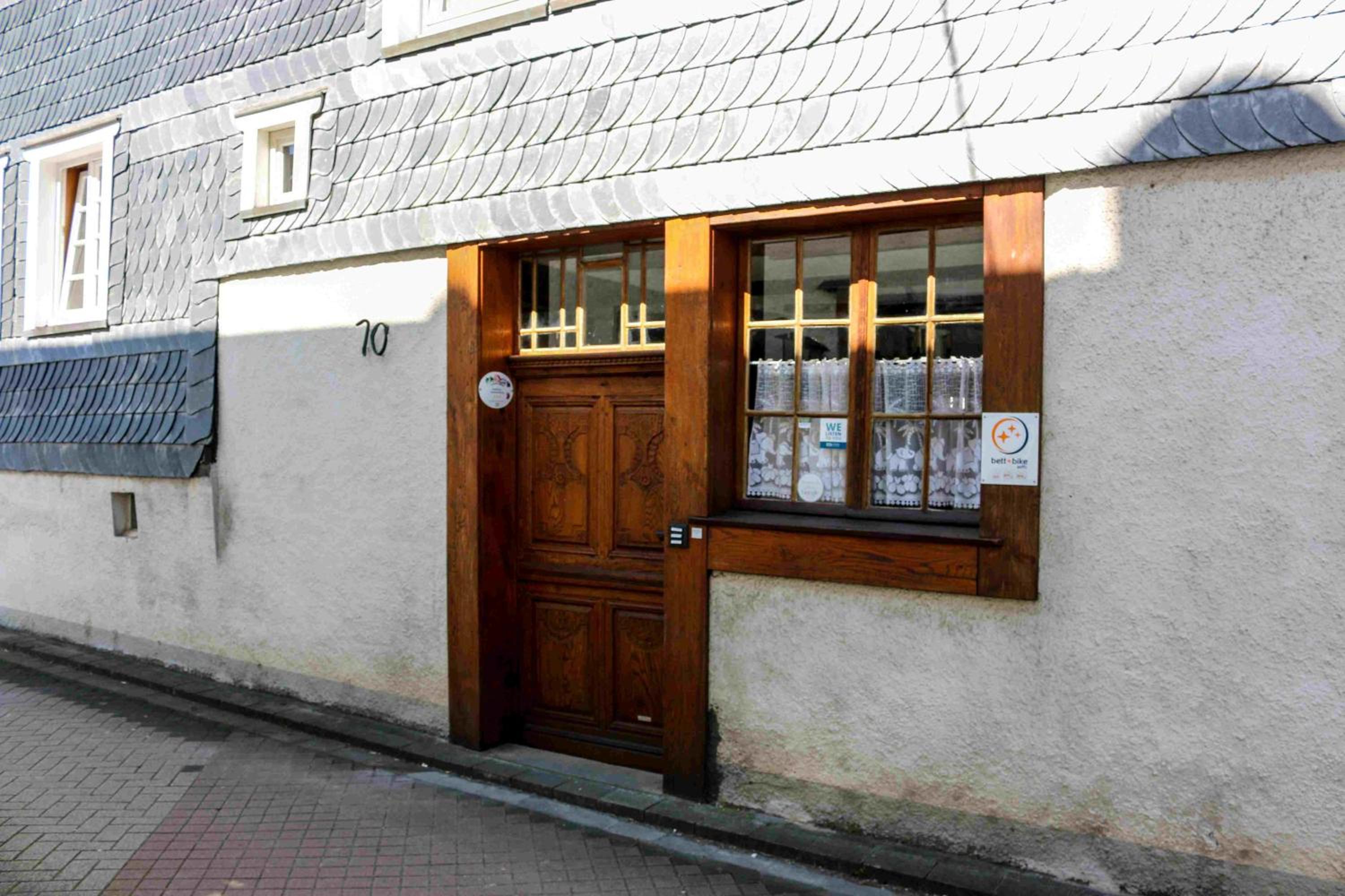 Photo 33