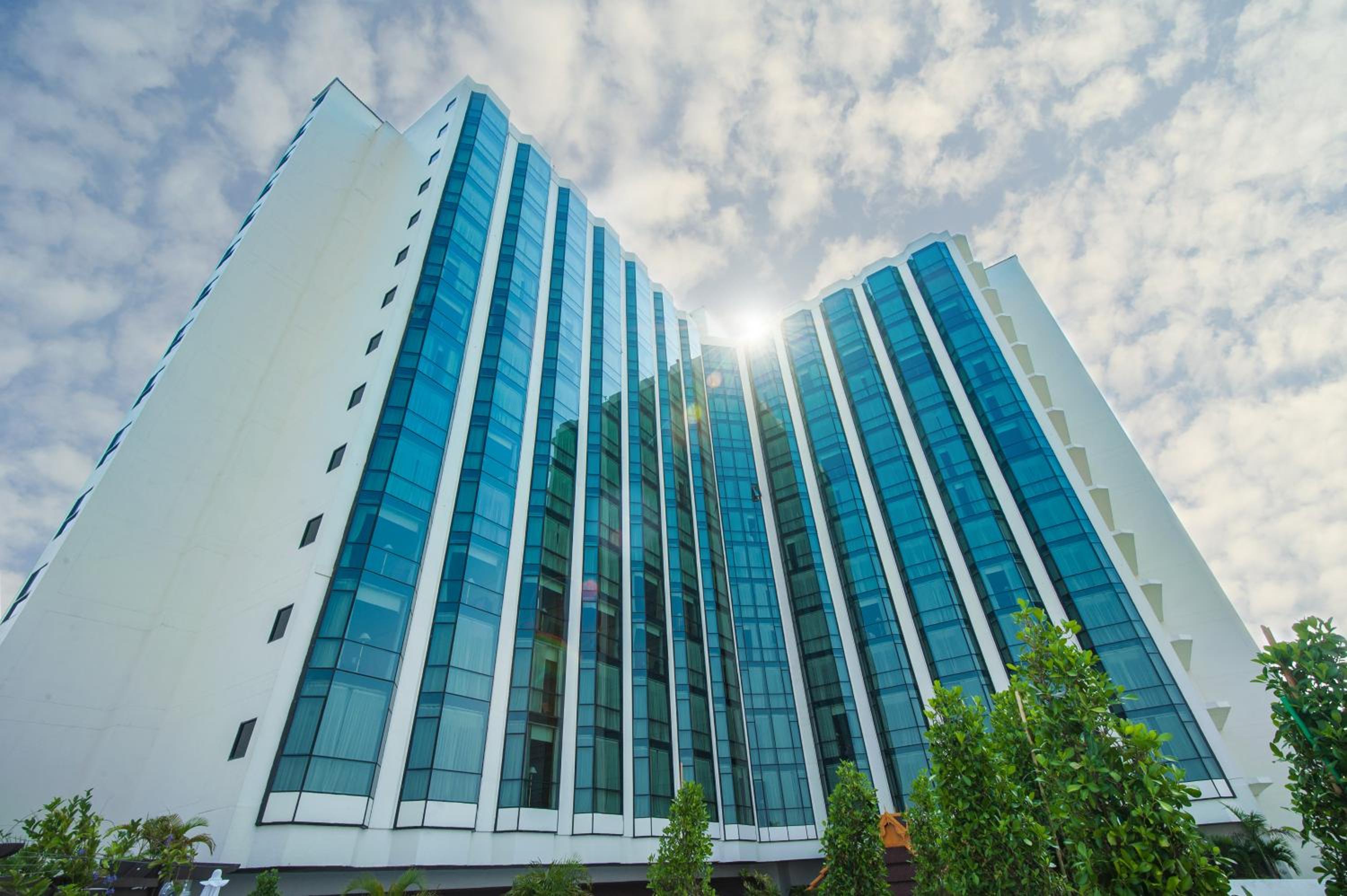 Hotel The Empress Hotel - SHA Extra Plus - Image 1