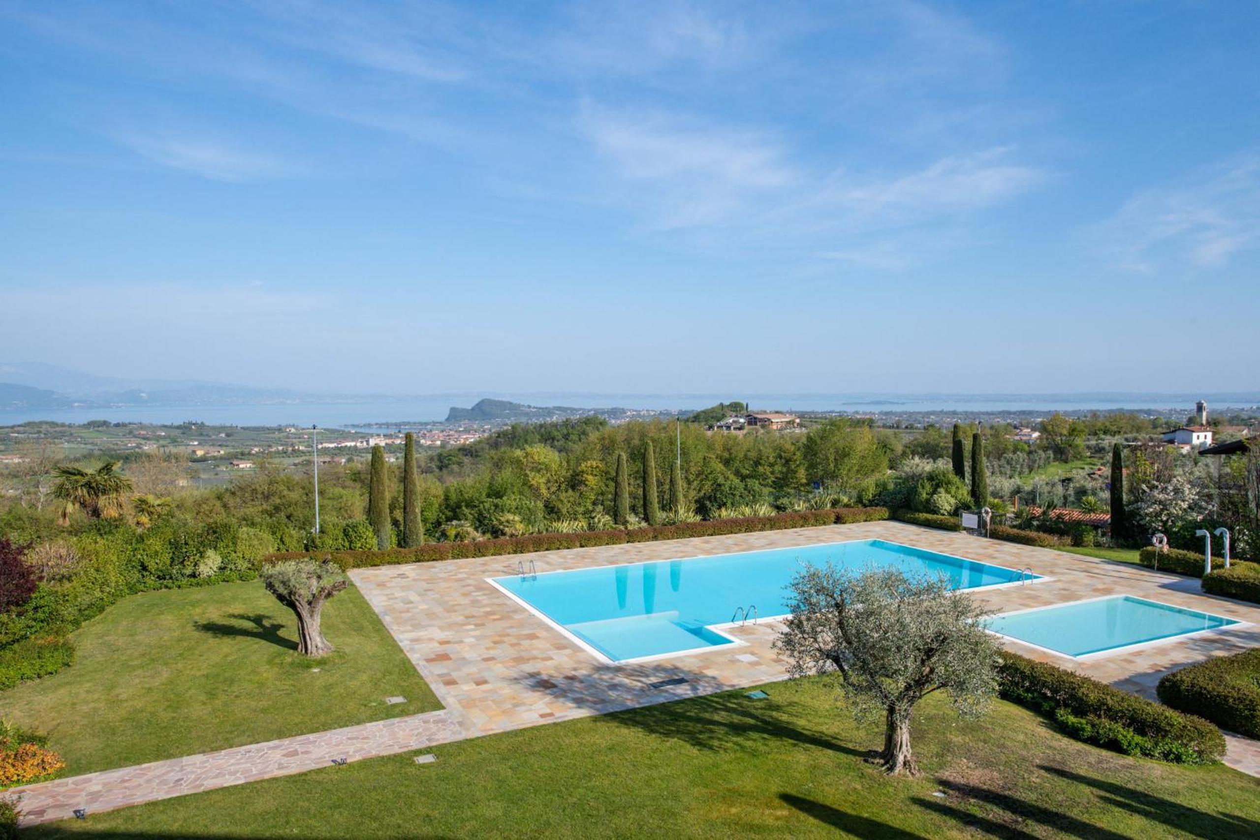Appartamento Borgo Alto view 5