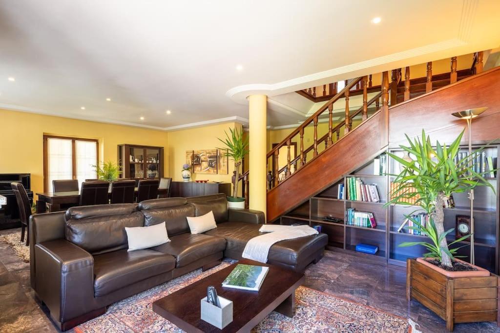 Luxury Classic Villa with Private Pool - Bom Jesus