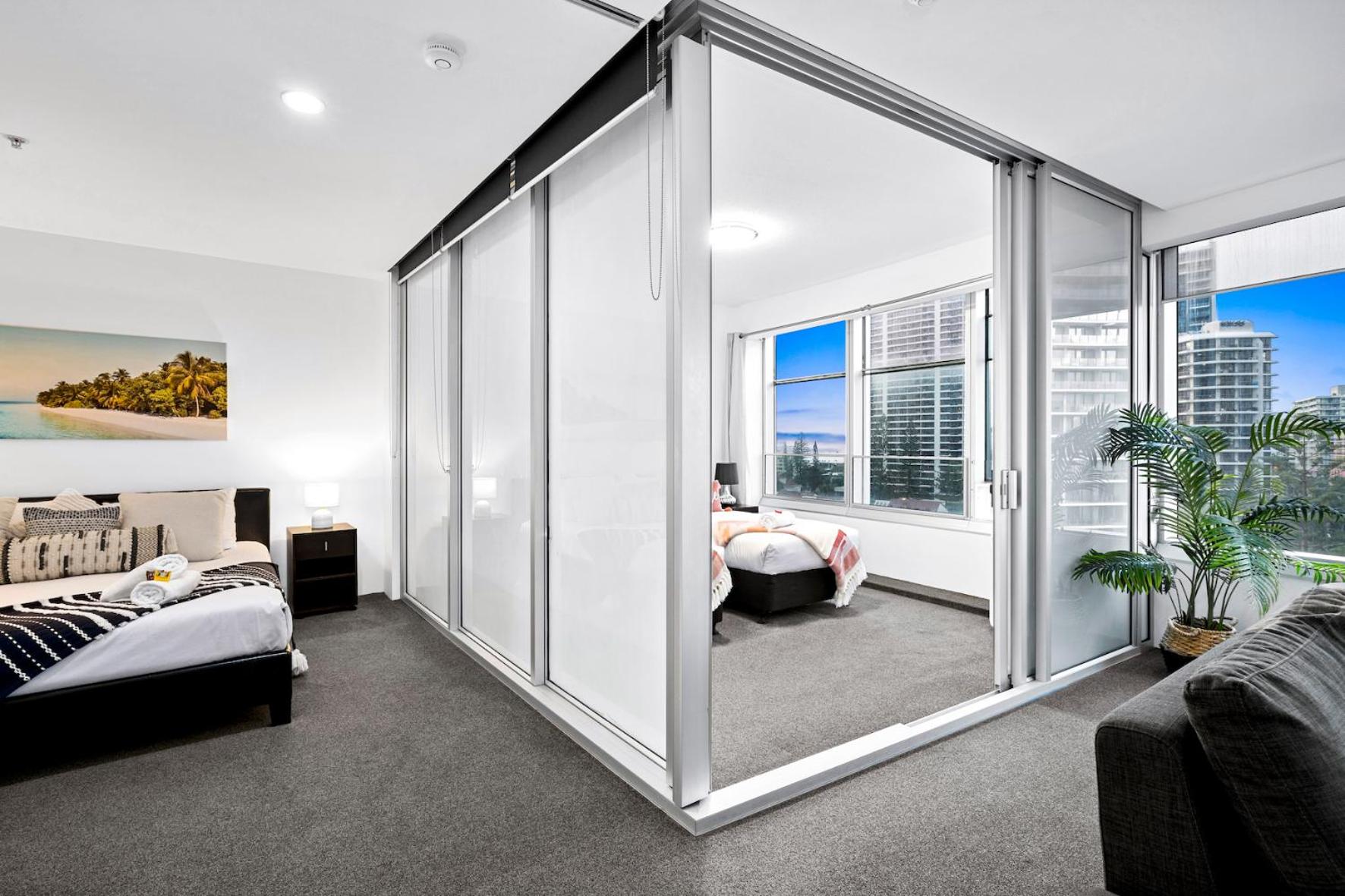 Central Surfers Paradise Family Retreat