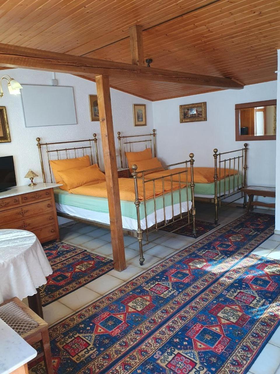 Doppelzimmer / Landhaus Ederlust Heilungsräume e.V.