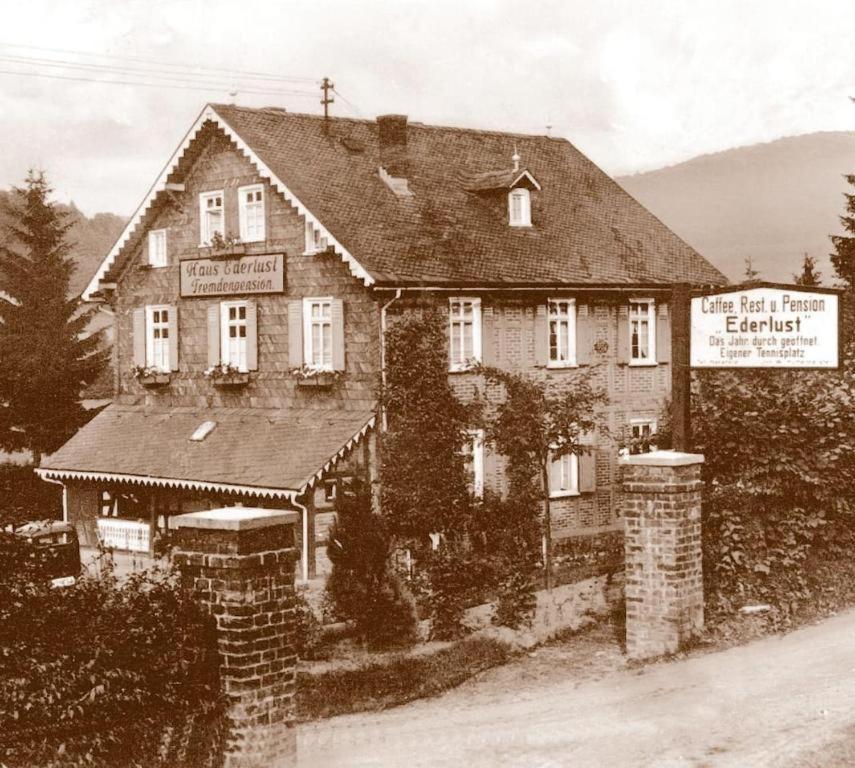 Doppelzimmer / Landhaus Ederlust Heilungsräume e.V.