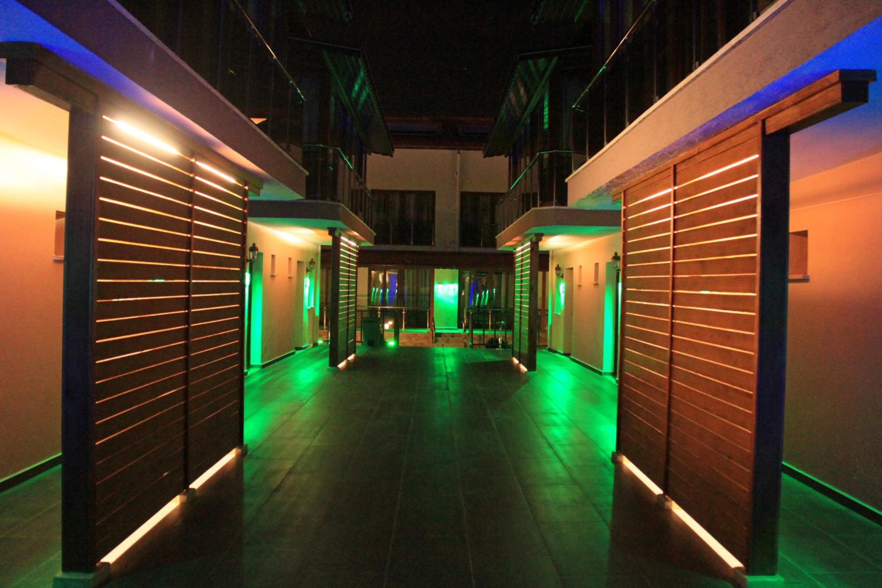 Dolphin Apart Hotel — photo 32