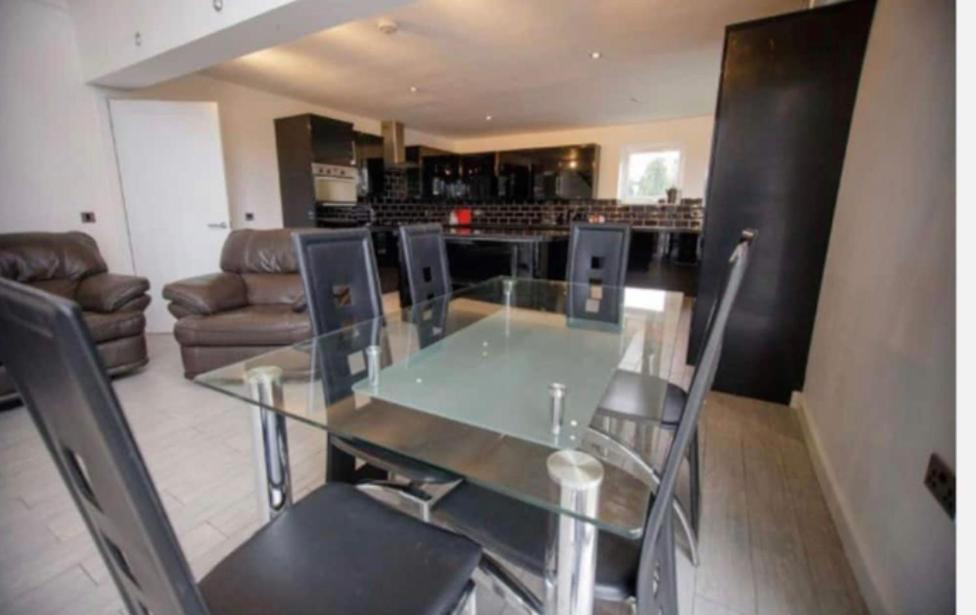 Open plan house overlooking penshaw monument is view 5