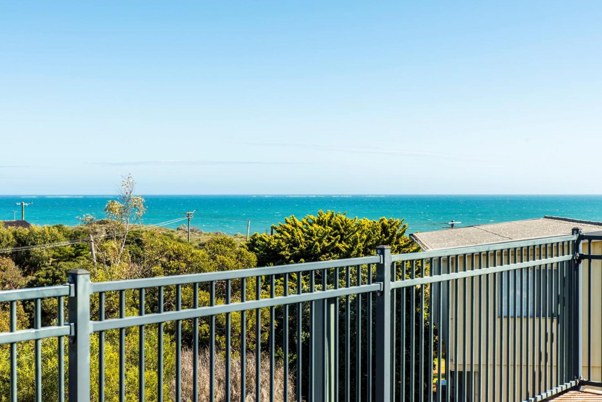 Ninettas Views - Great coastal location