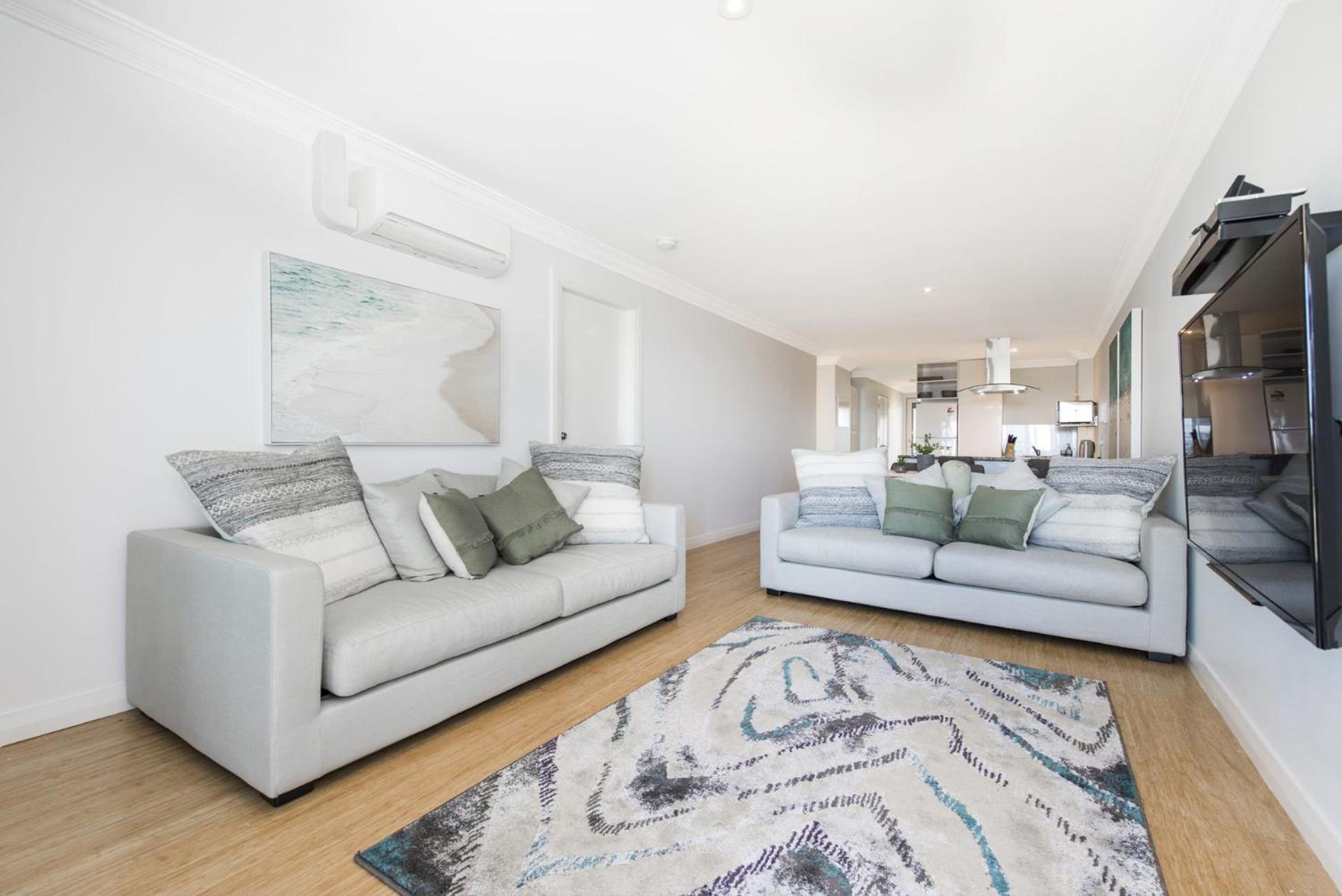Oceans Waves - Luxury Apartment with ocean views