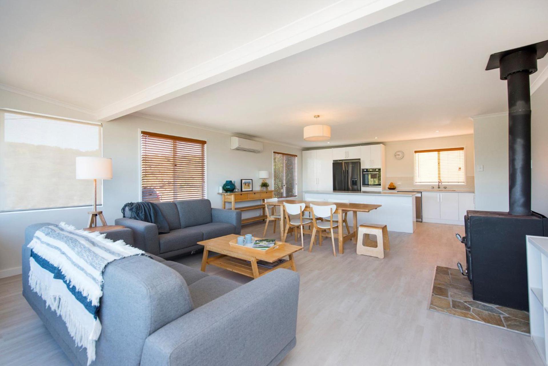 Seaclusion Cottage - Modern renovated beach house