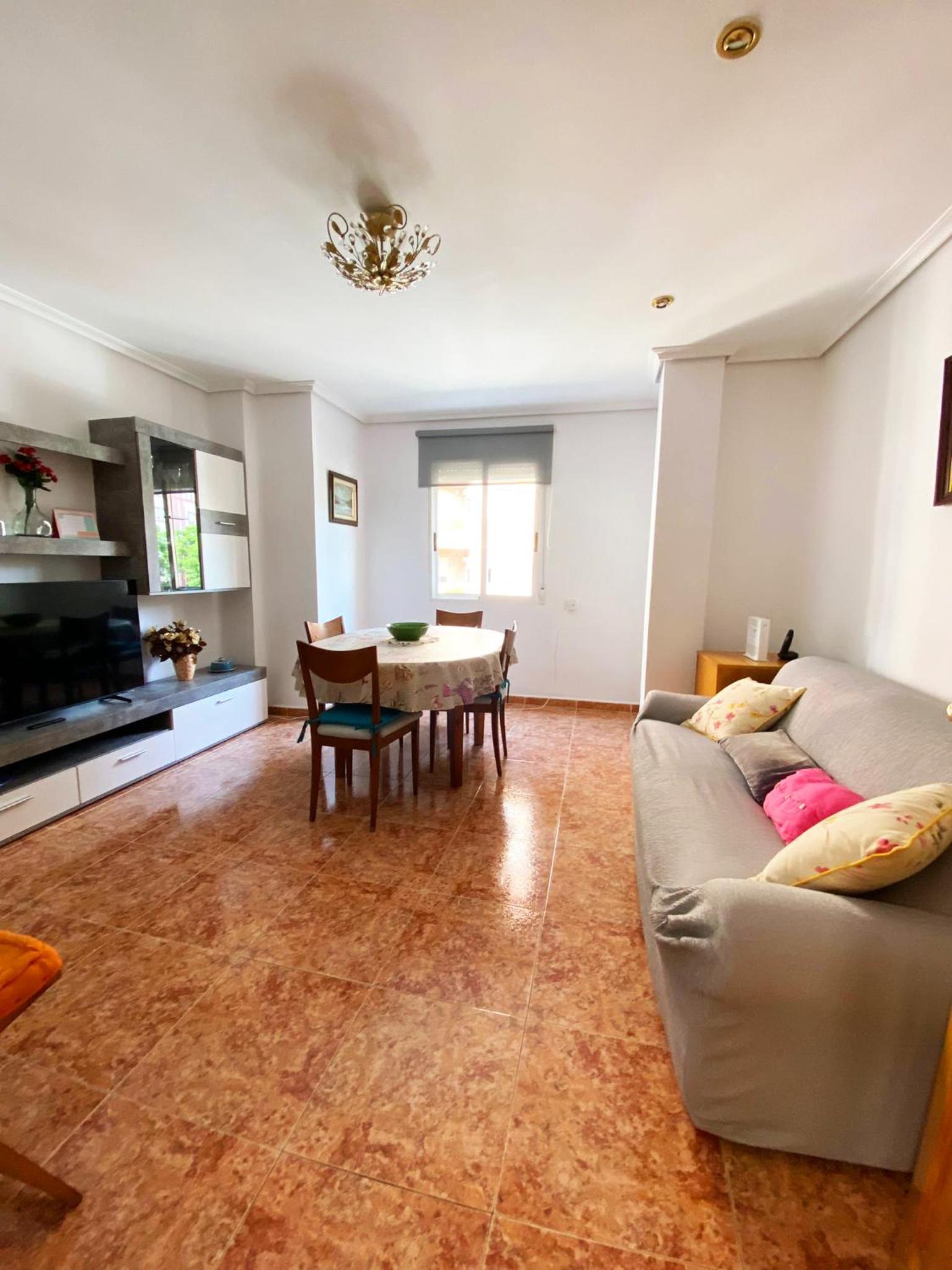 Rooms in Valencia Great Location in Shared Apartment