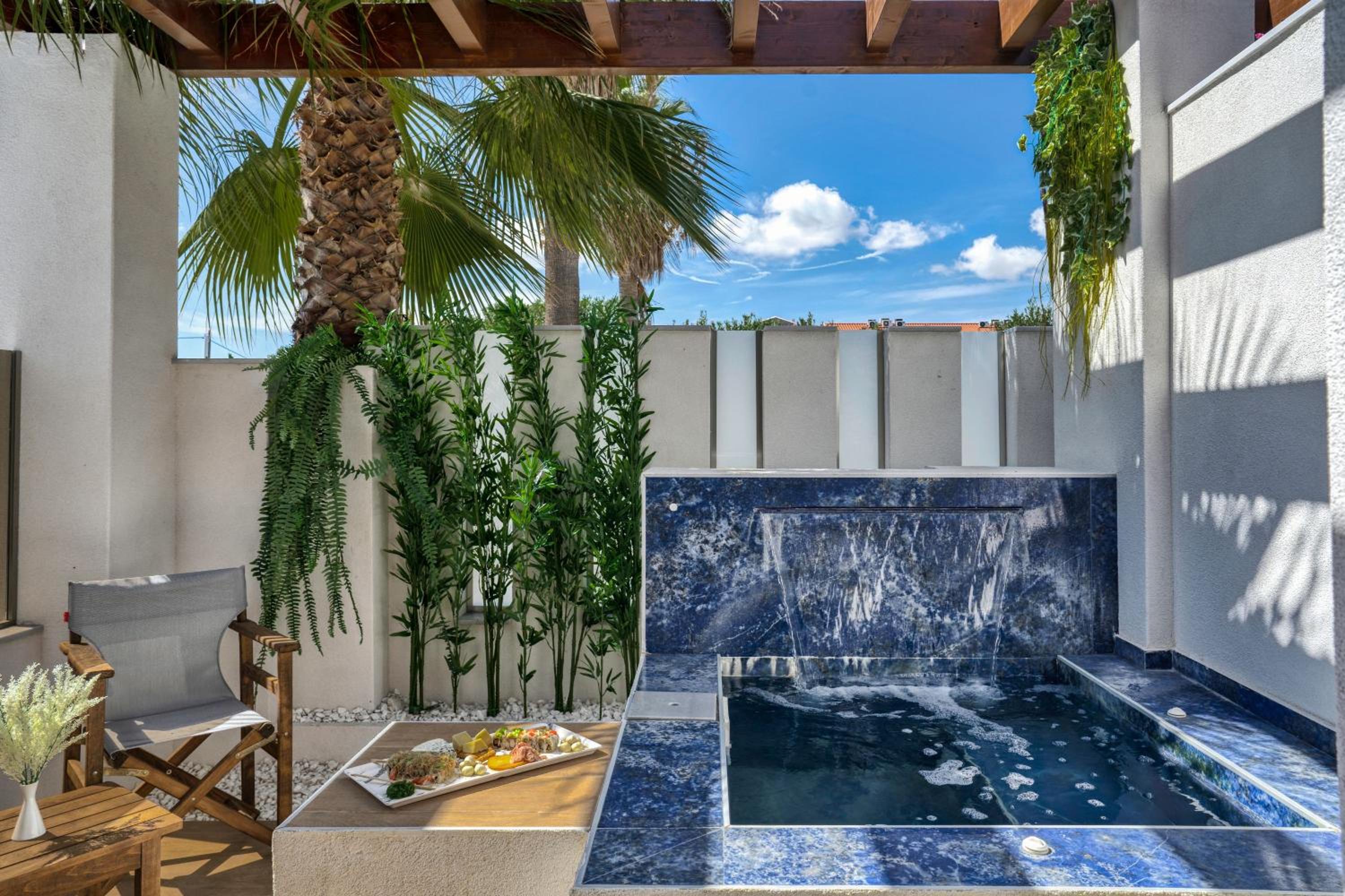 Villa V Beach Villa, All Inclusive Board, by ZanteWize view 5