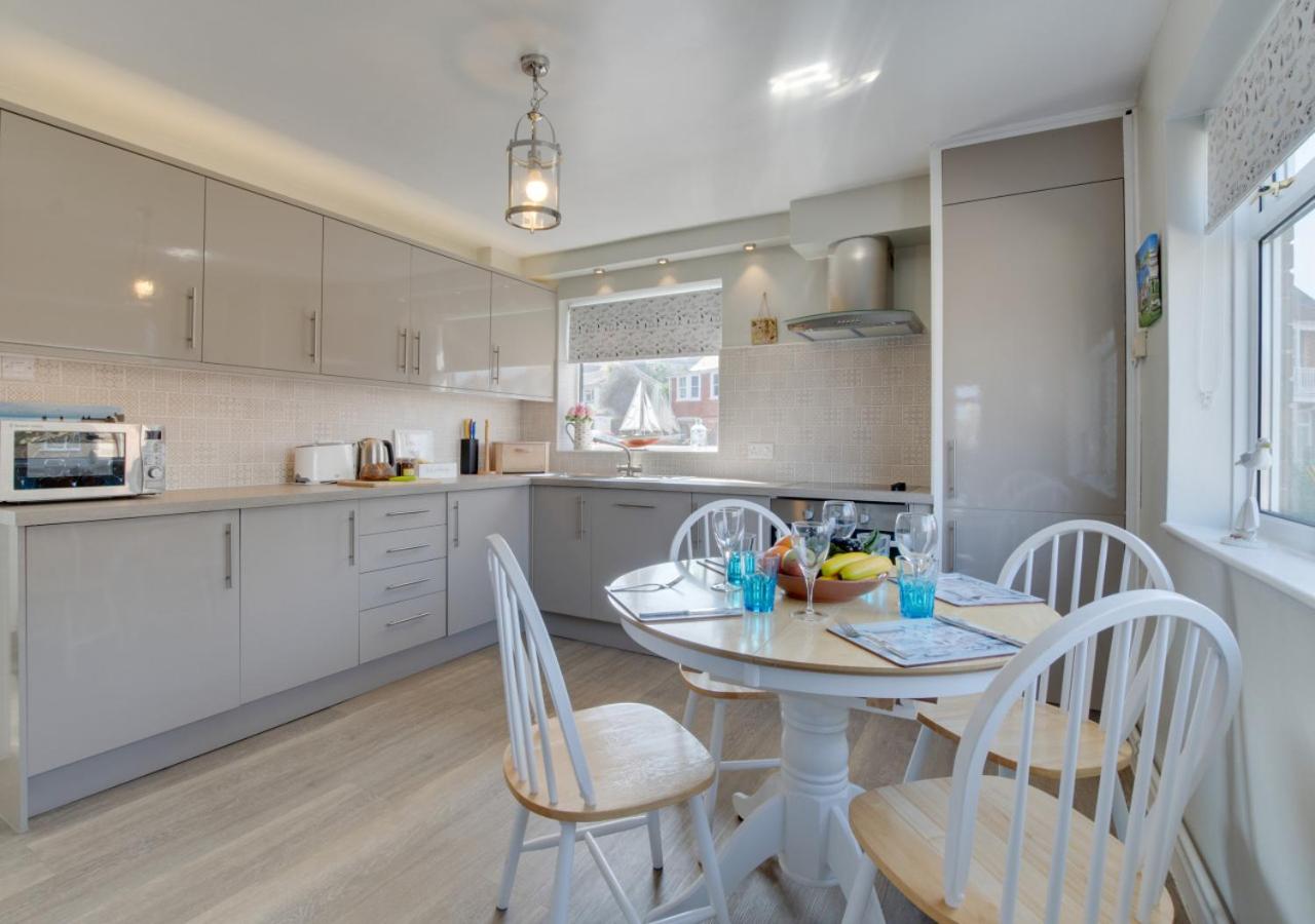 1 Bed in Swanage oc-wy533 view 2