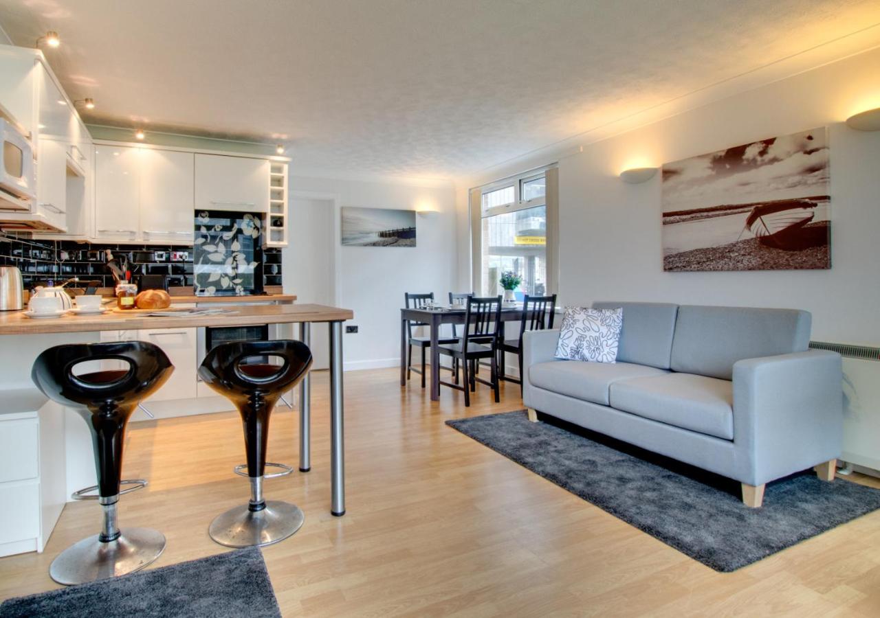 1 Bed in West Bay oc-wy537