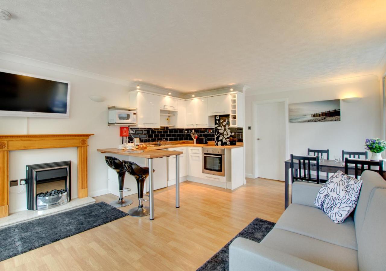 1 Bed in West Bay oc-wy537