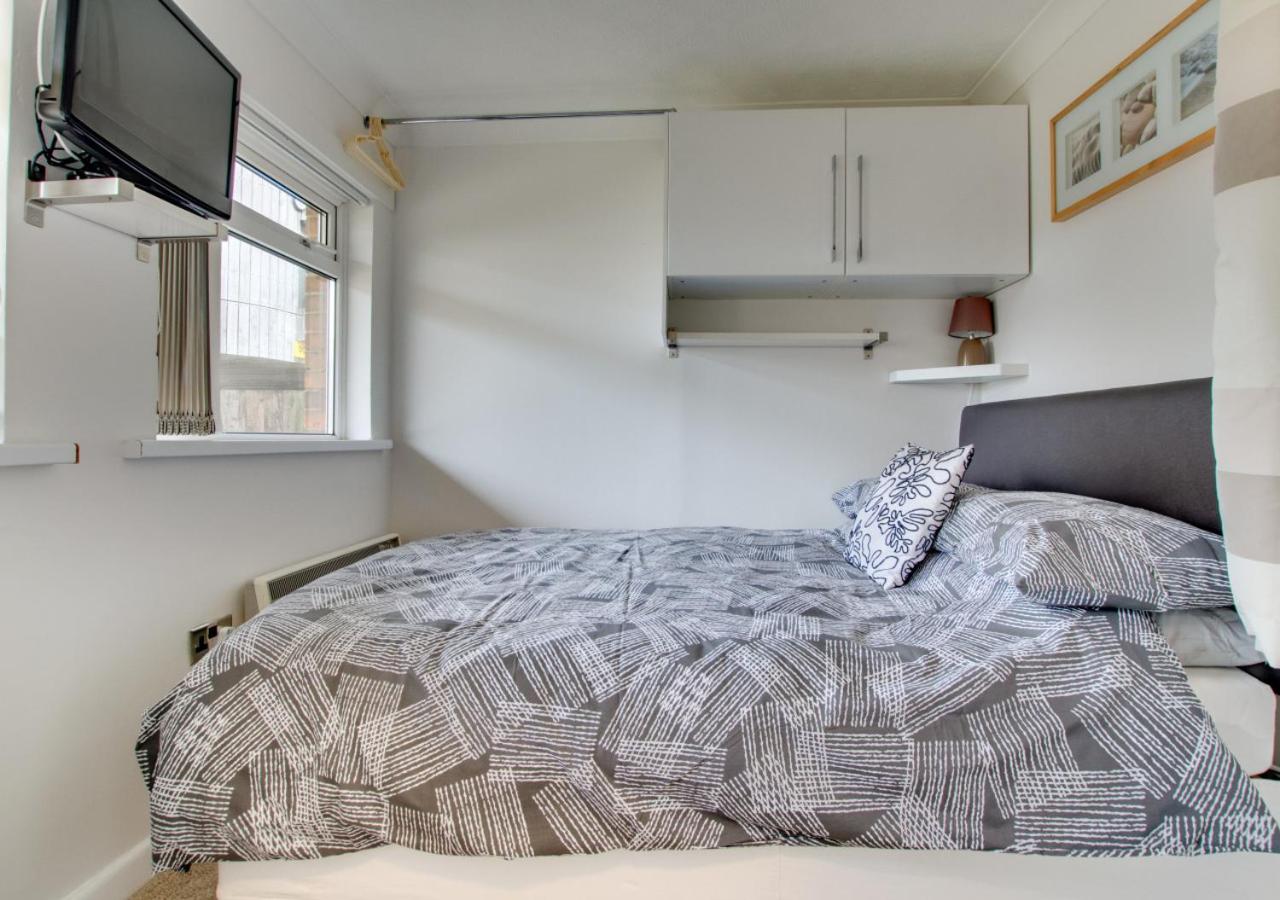 1 Bed in West Bay oc-wy537