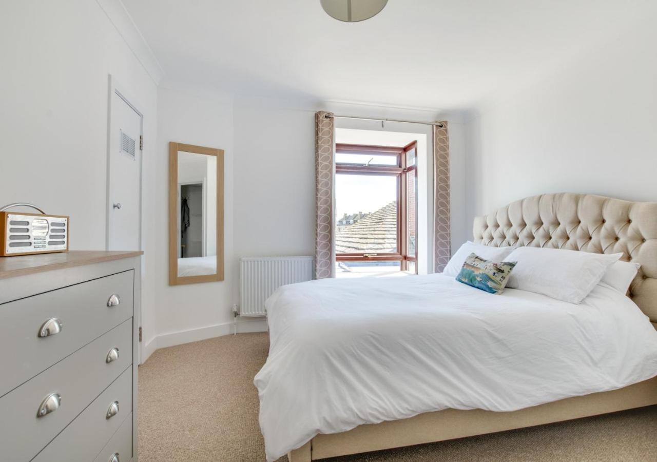2 Bed in Swanage oc-wy547 view 5