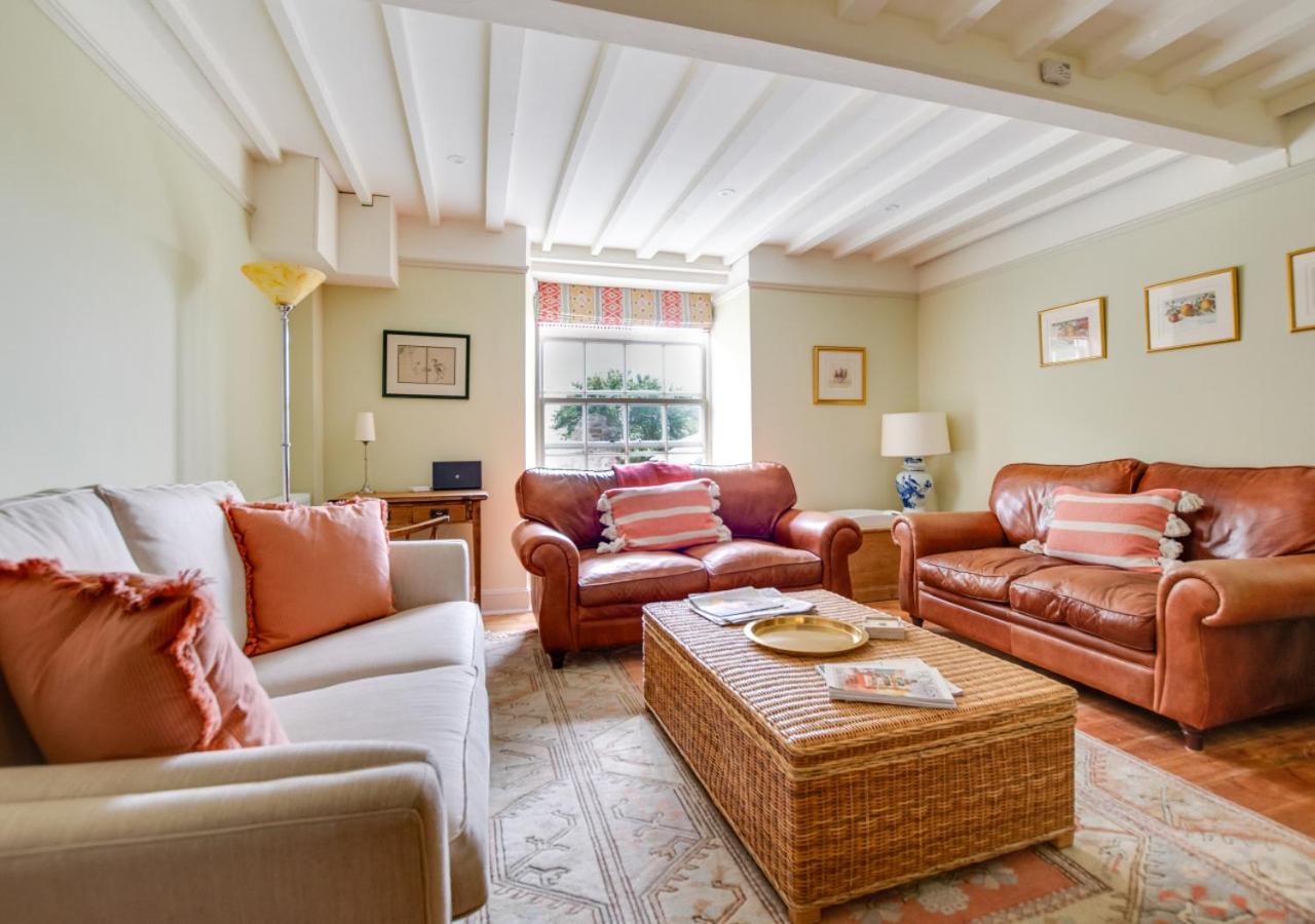 3 Bed in Swanage oc-wy557