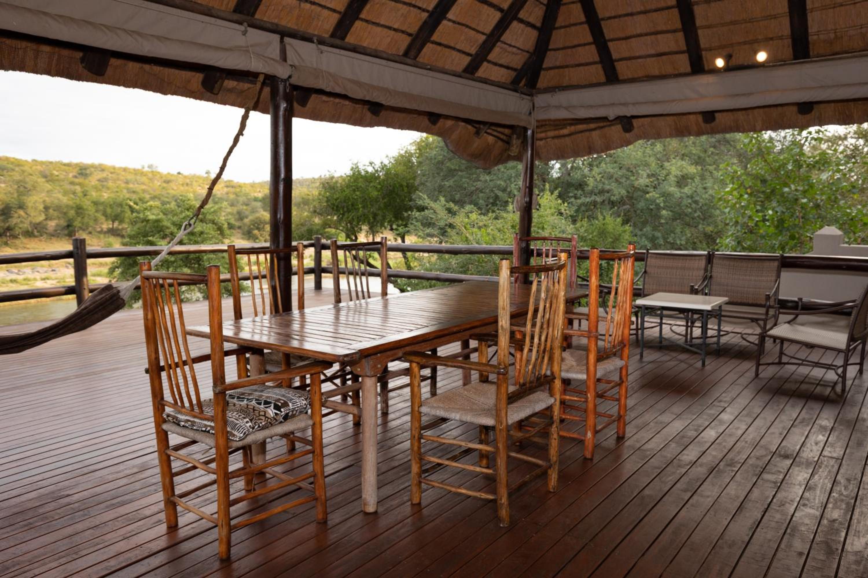 Nyati Safari Lodge