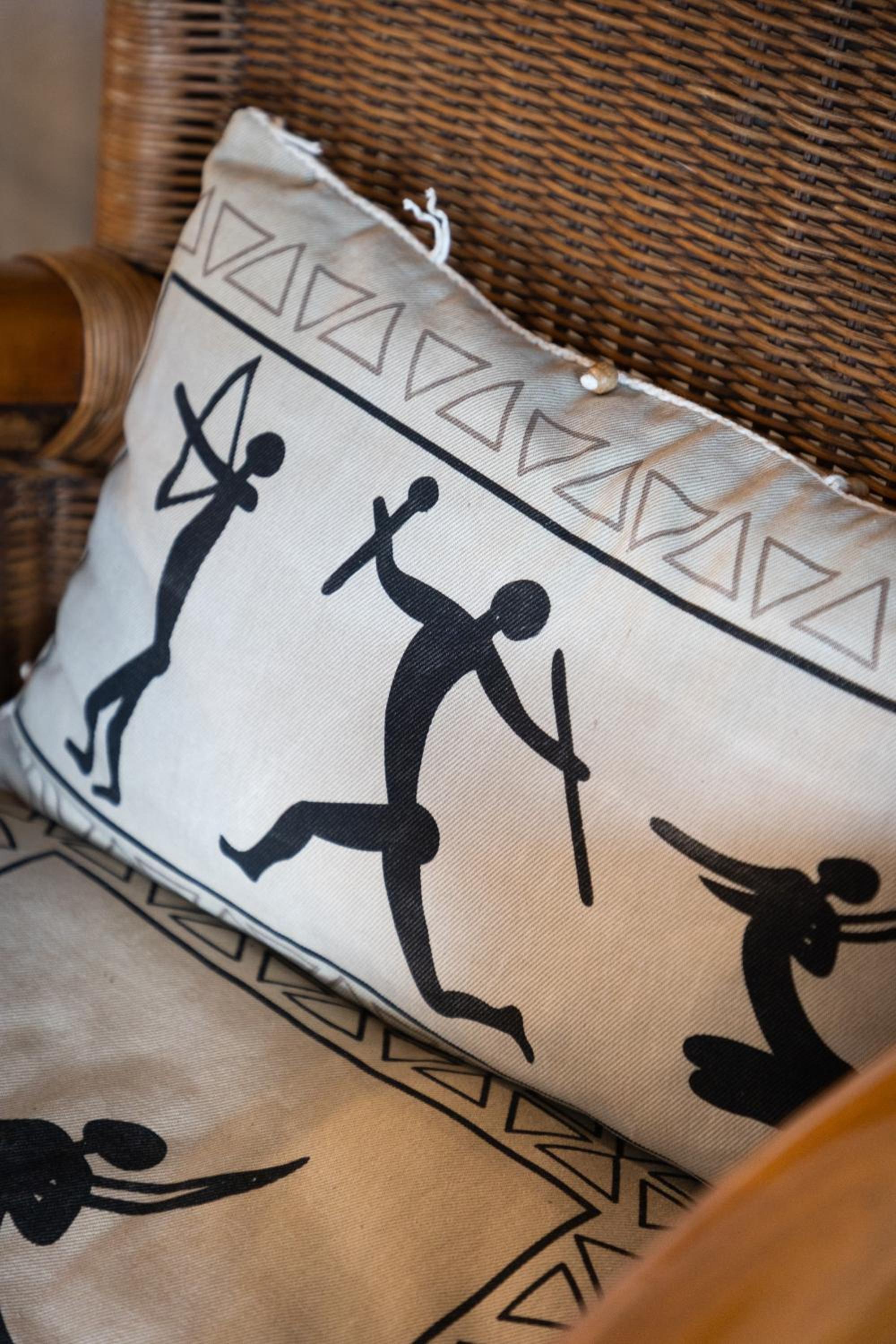 Nyati Safari Lodge
