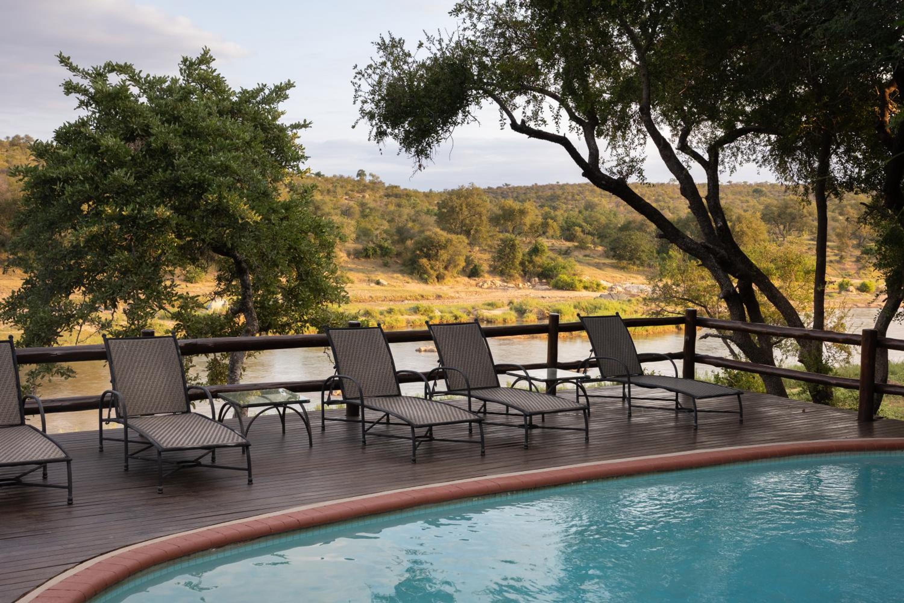 Nyati Safari Lodge