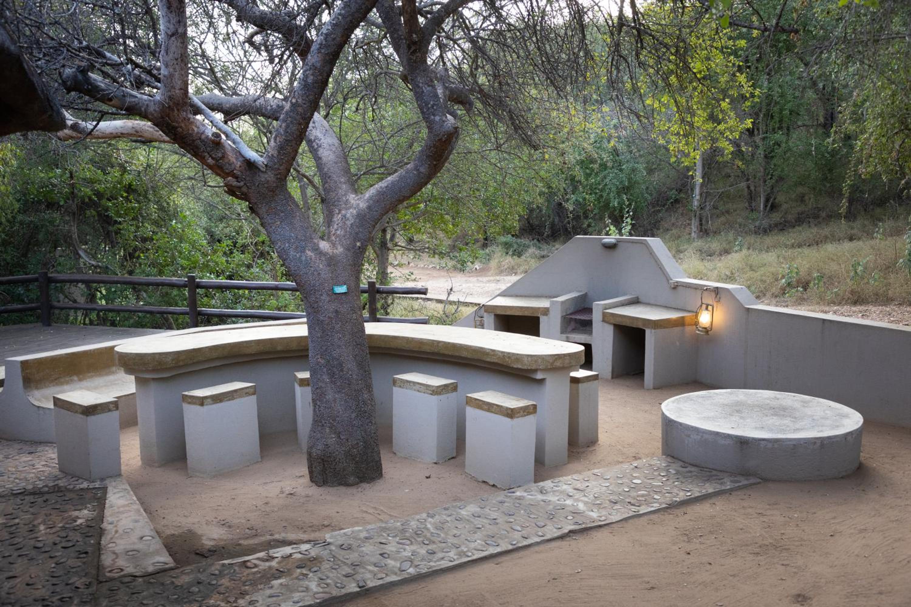 Nyati Safari Lodge