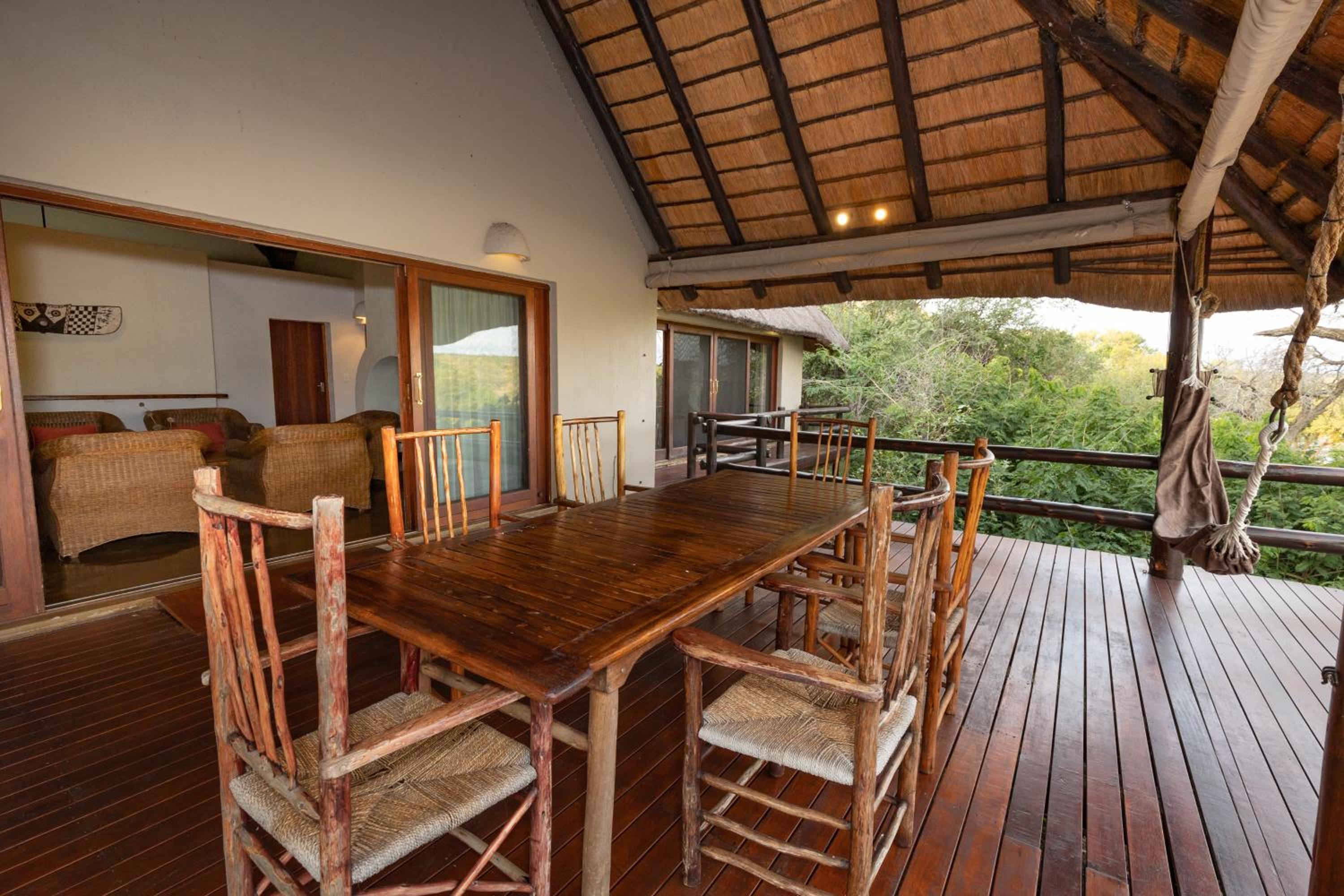 Nyati Safari Lodge