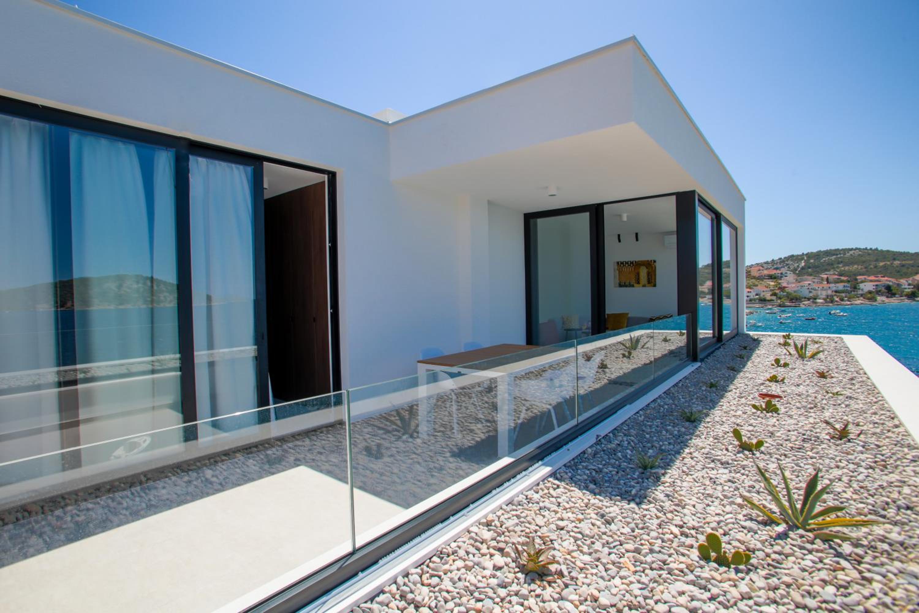 Breathtaking Seafront Elegance Luxury Penthouse view 4