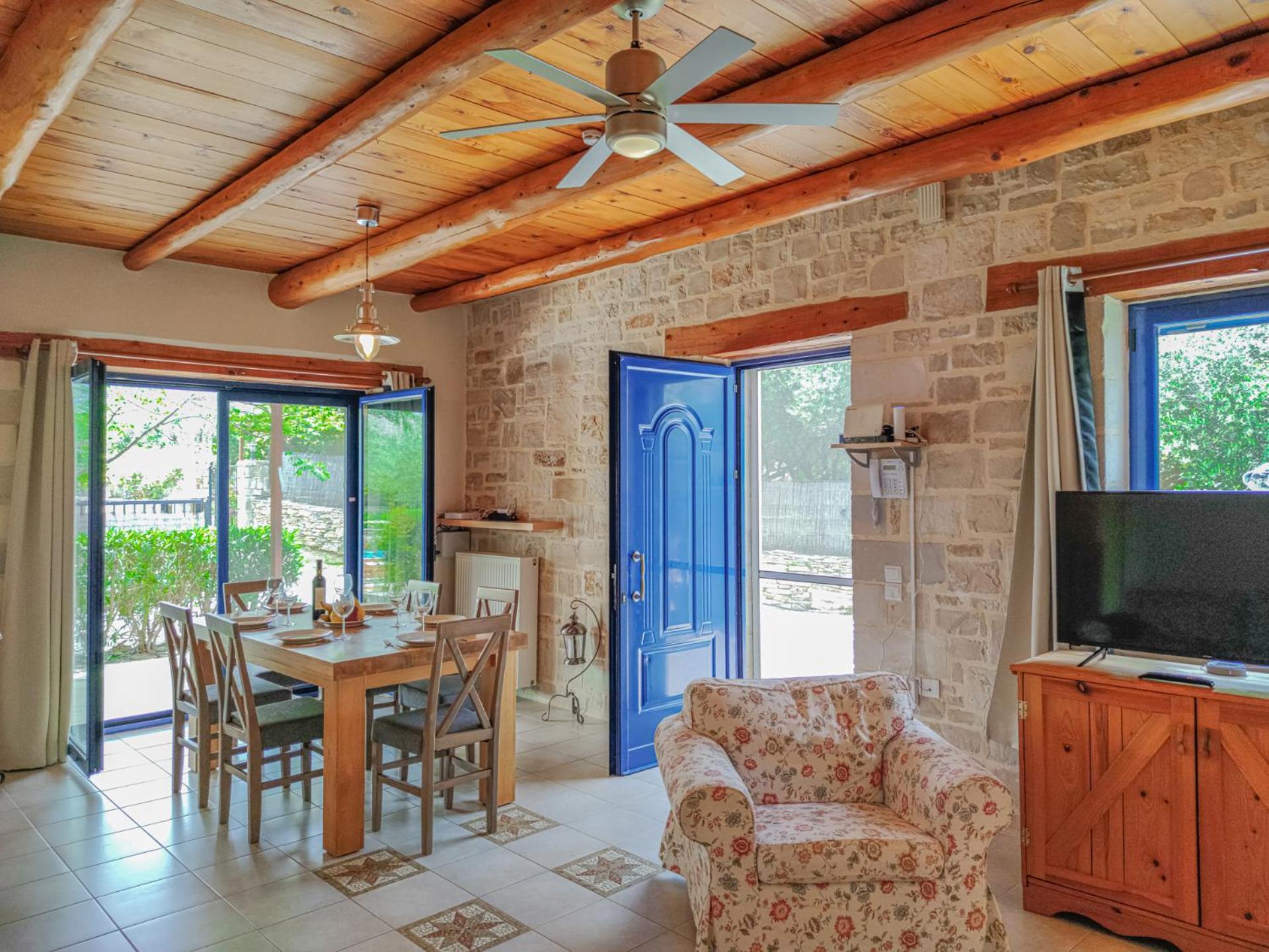 Lemon Tree Villa with Private Pool and Starlink Internet view 3