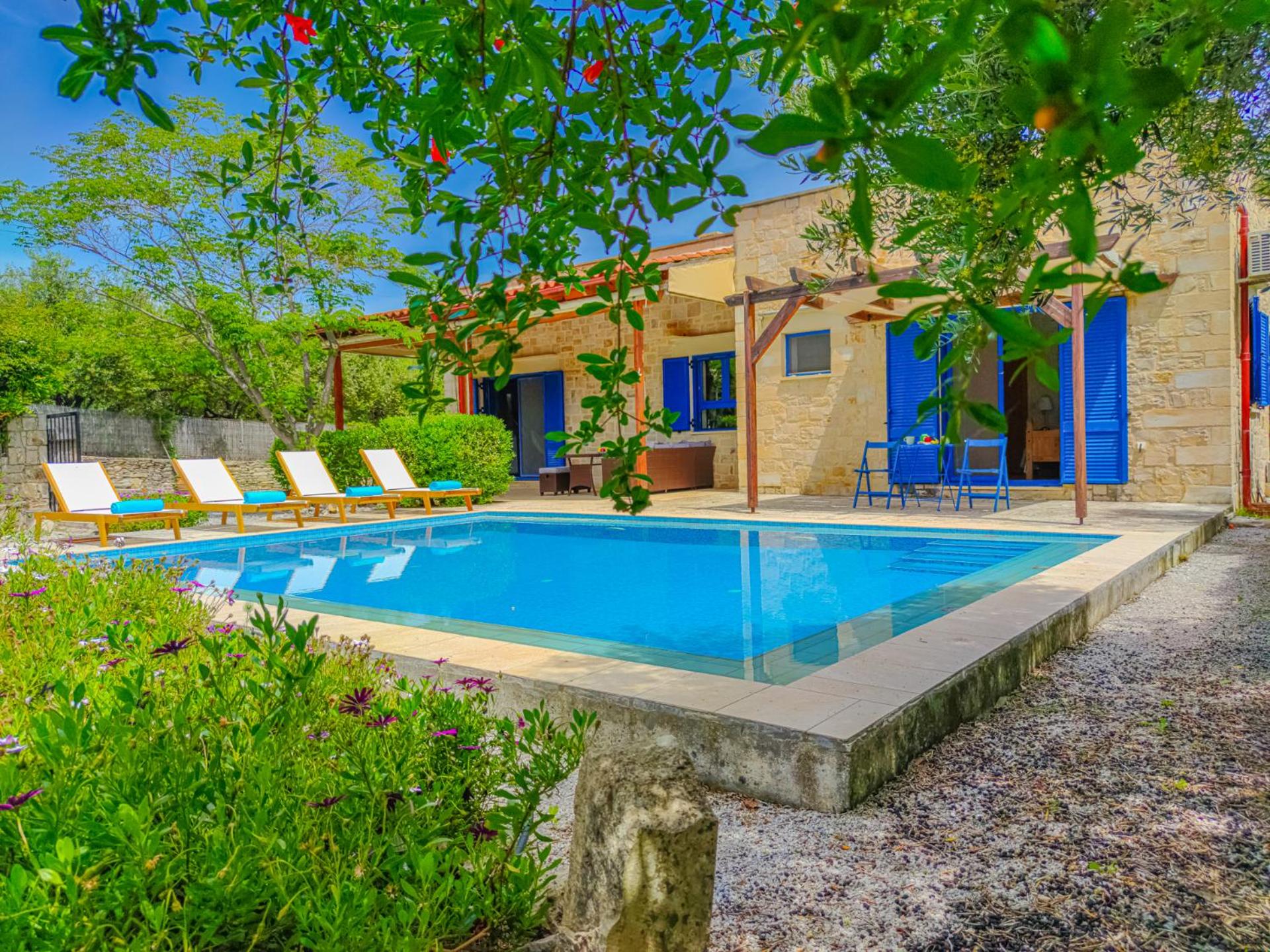 Lemon Tree Villa with Private Pool and Starlink Internet view 4