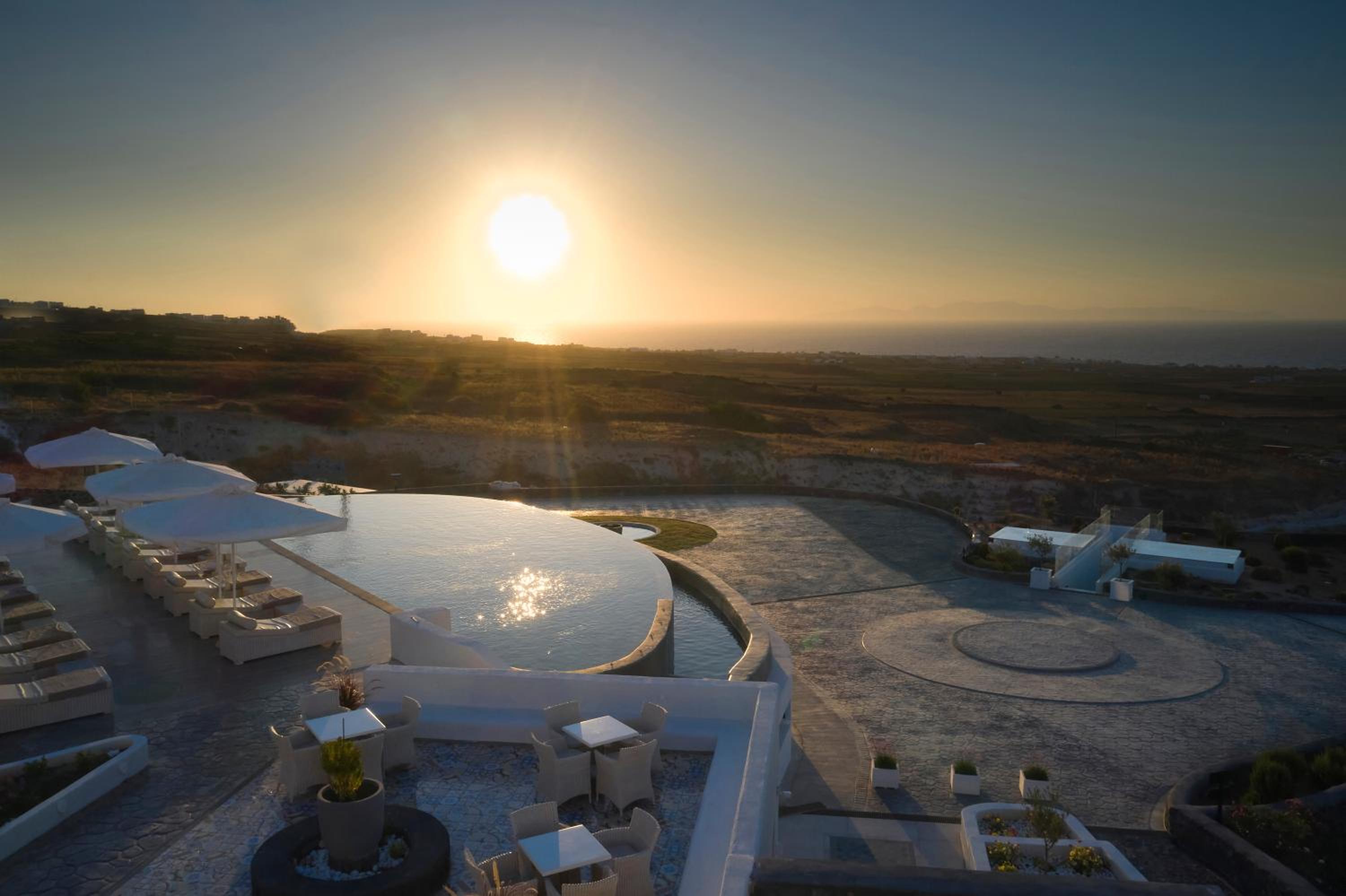 Oia Vacations - Danae Suites Santorini - Property Image 4