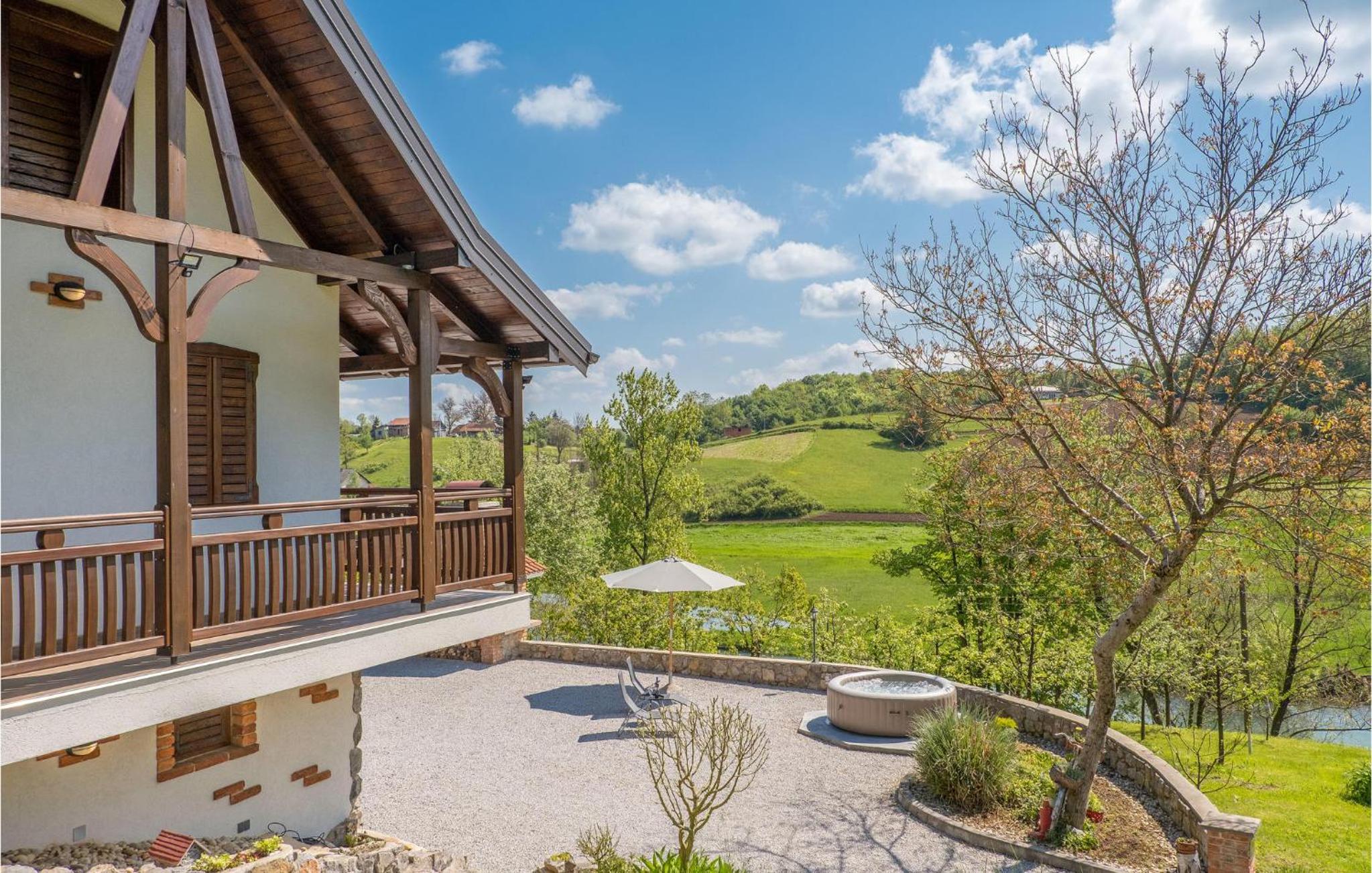 2 Bedroom Lovely Home In Ozalj