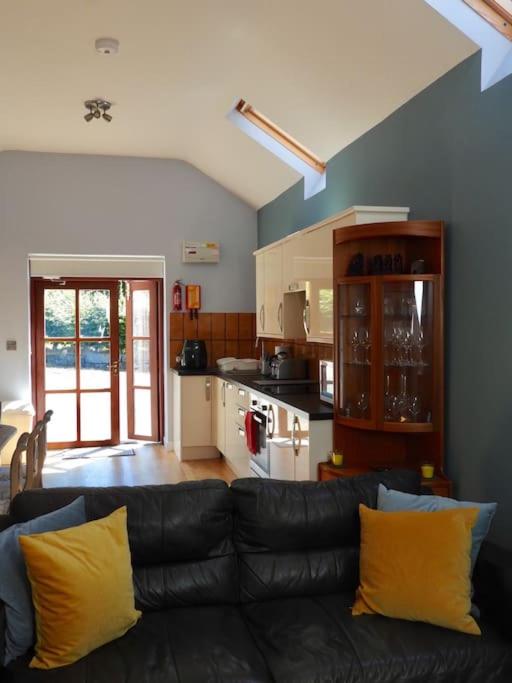 Nature's Oasis: Pet-Friendly Snowdonia Cottage view 5