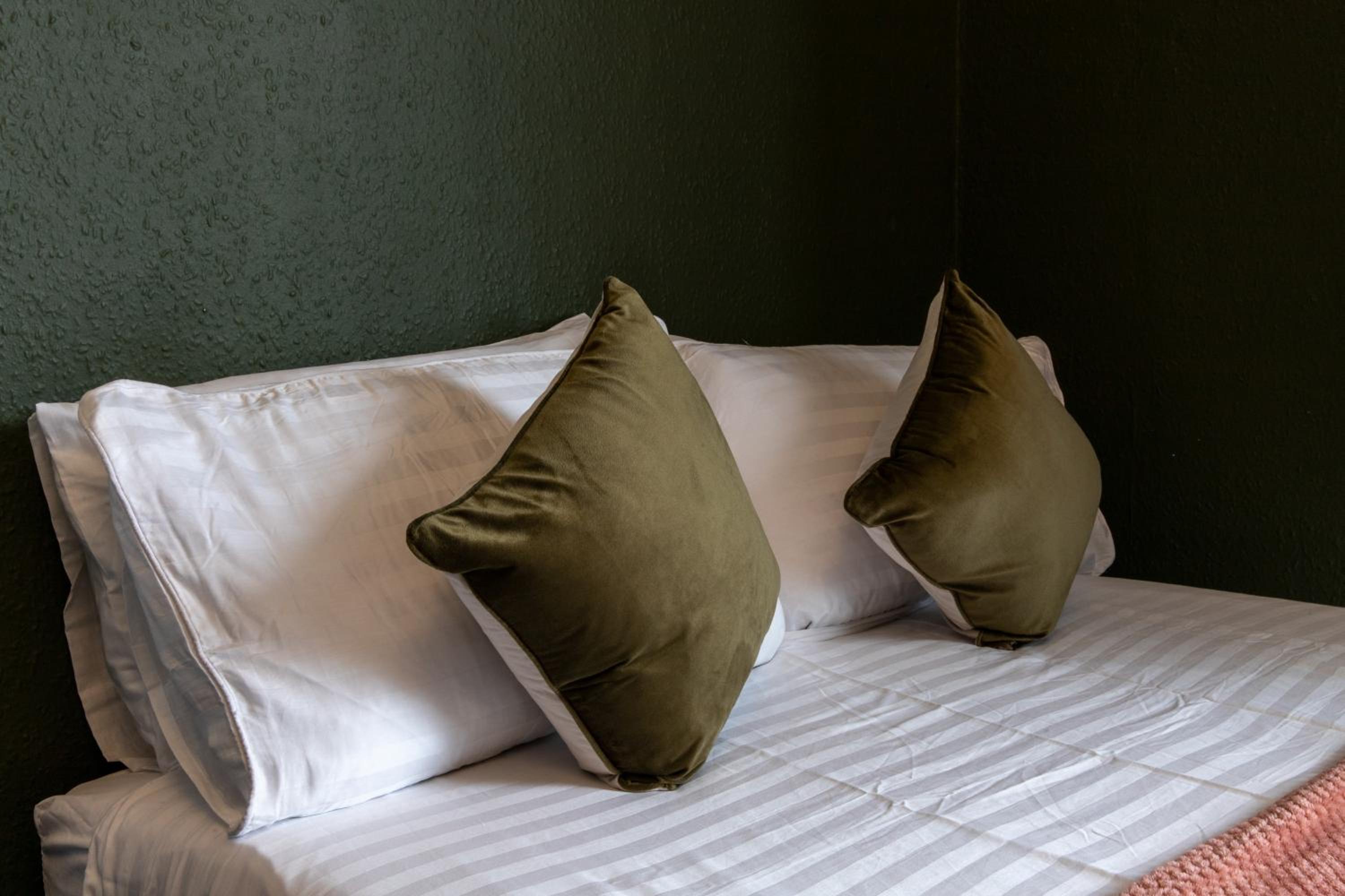 Digbeth City Centre Apartment Sleeps 12 Opposite Coach Station view 3
