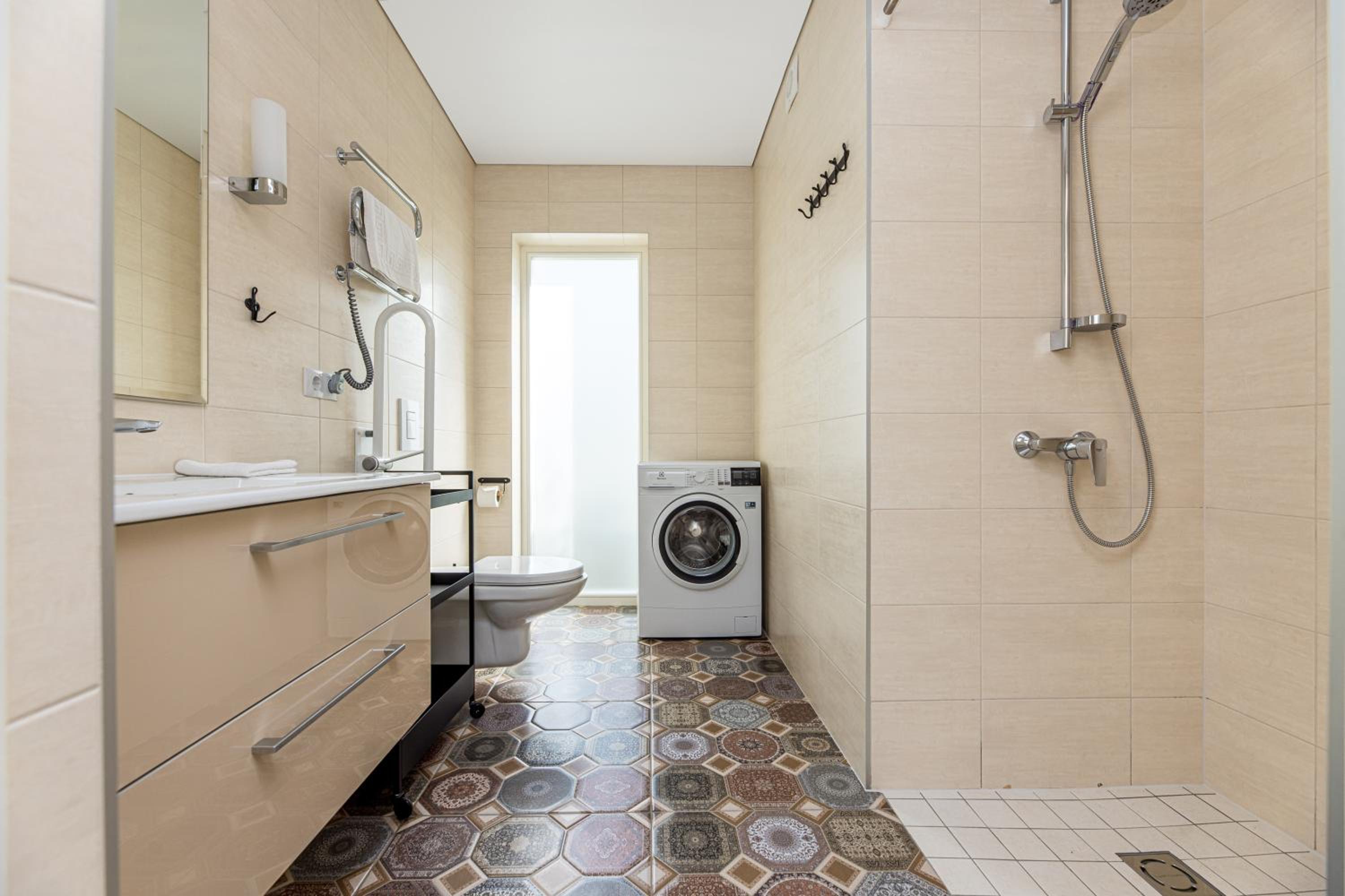 Photo 77