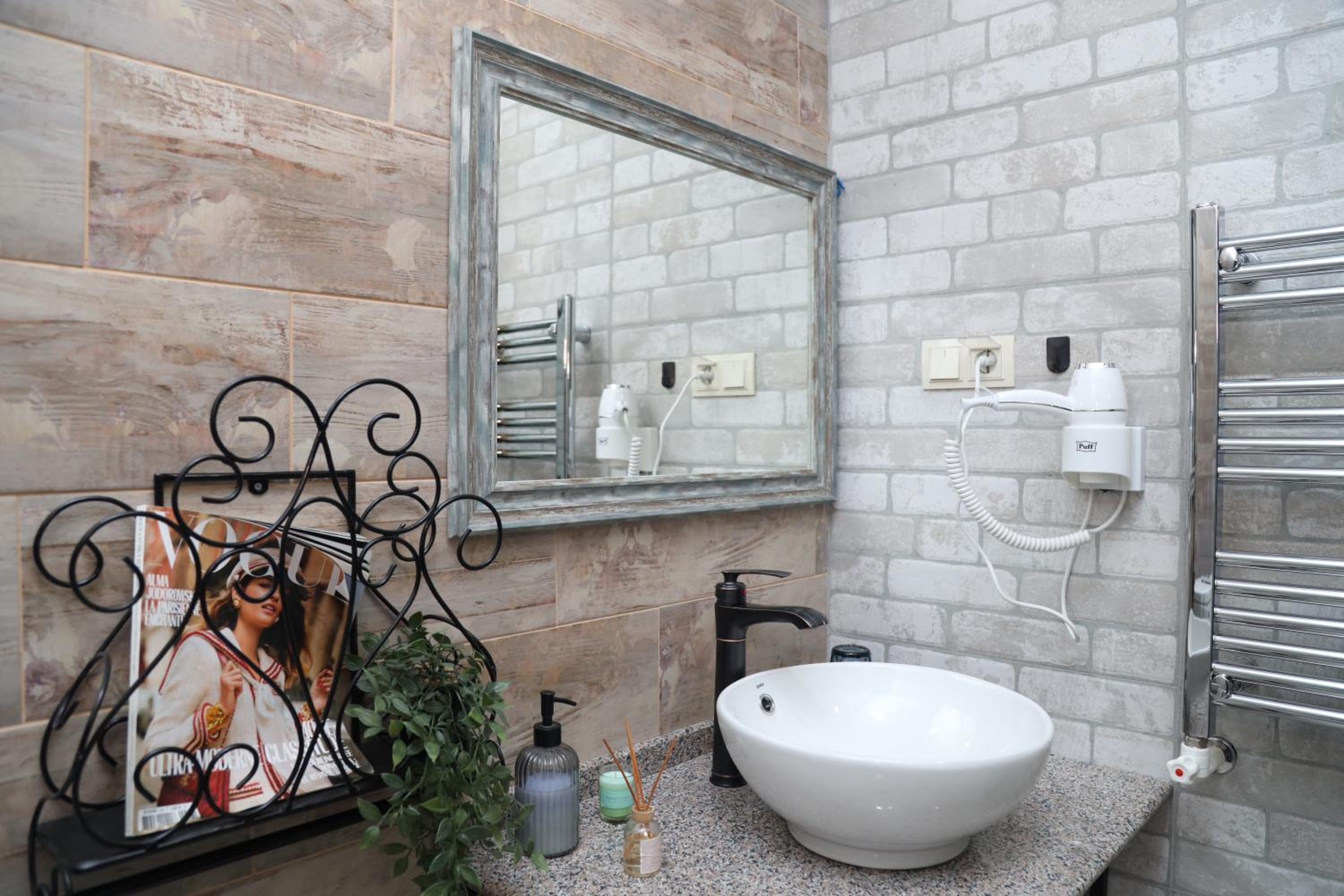 REDROOF Goris Boutique Hotel