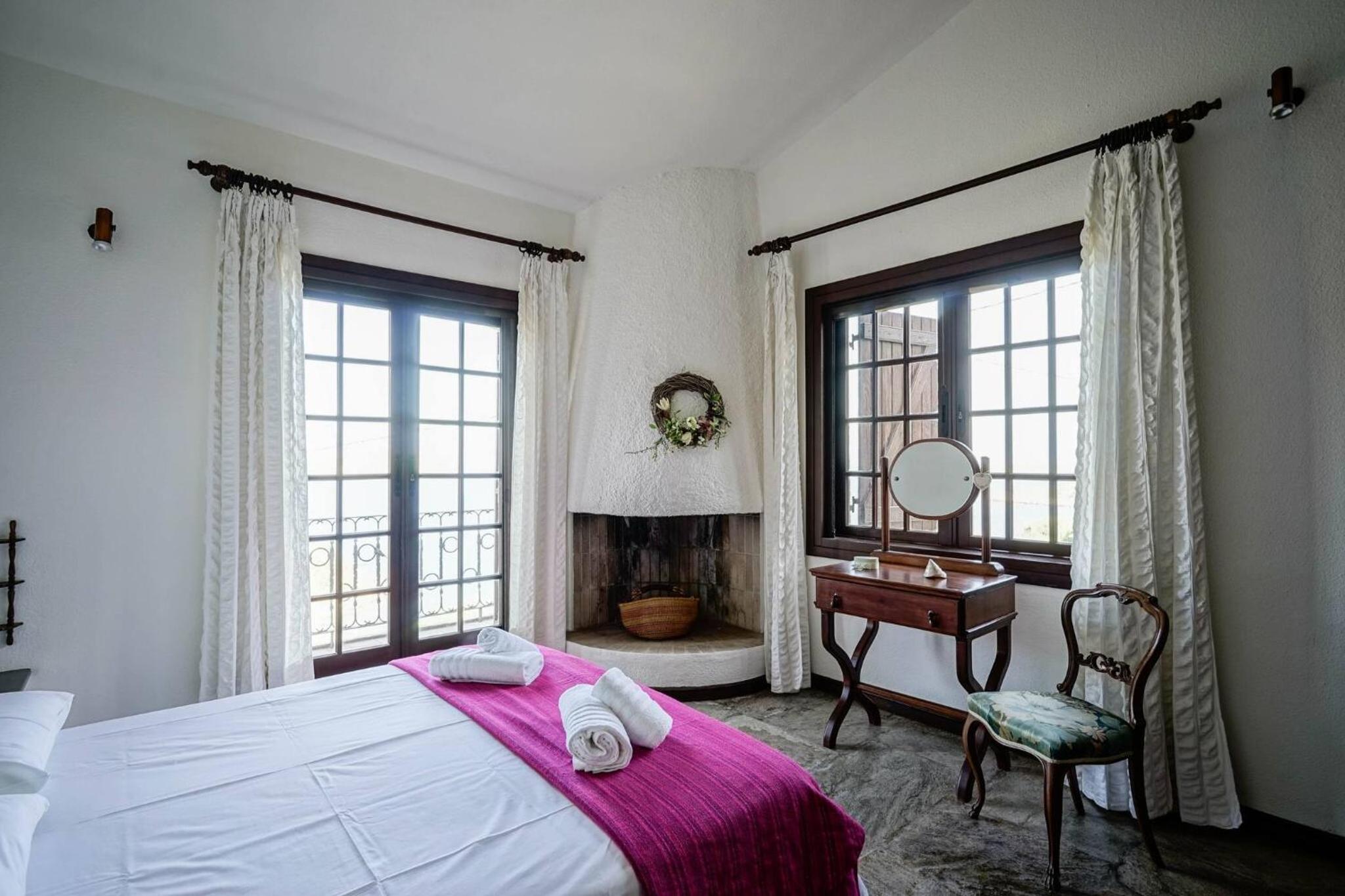 Sonia Rustic Mansion - 5bd 30 Sec Walk To Beach view 2
