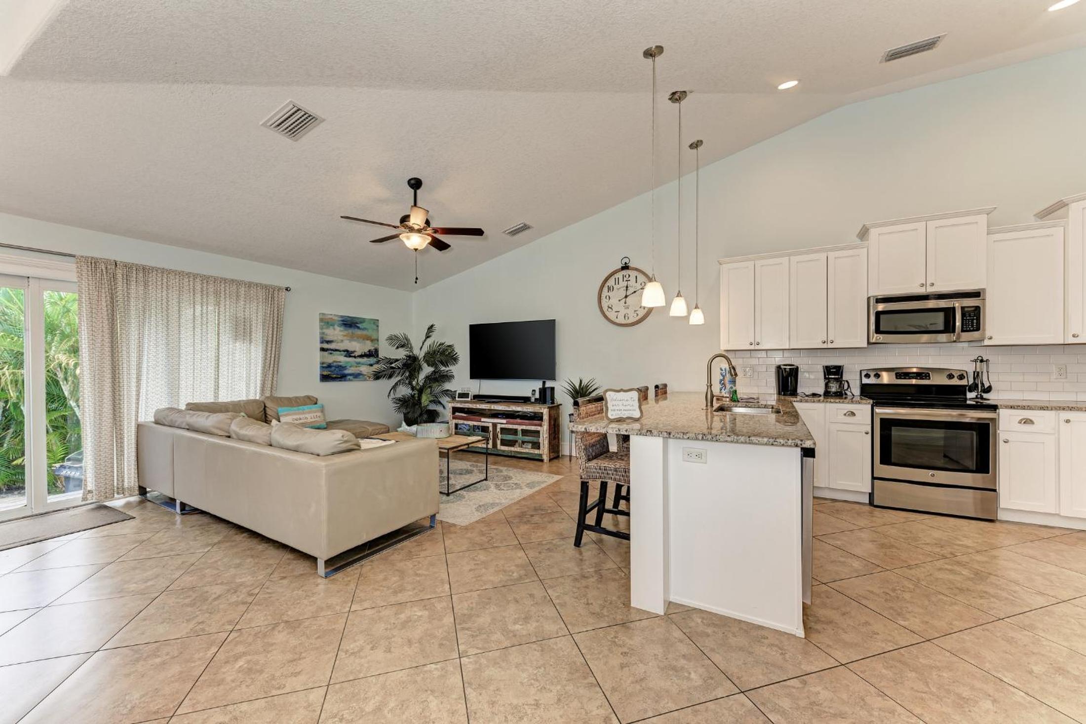 Starfish Isle managed by Beach Retreats view 4