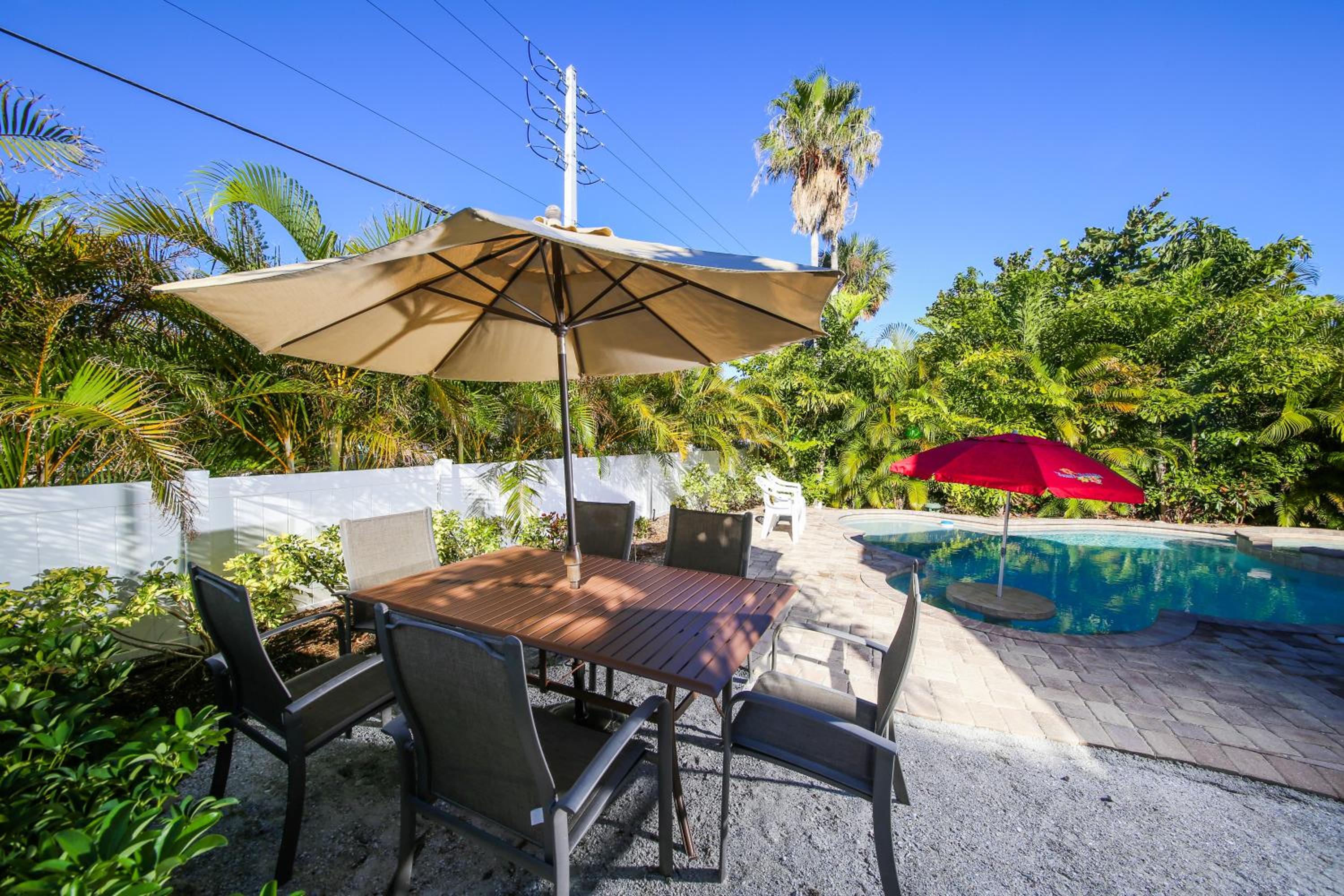 Starfish Isle managed by Beach Retreats view 2