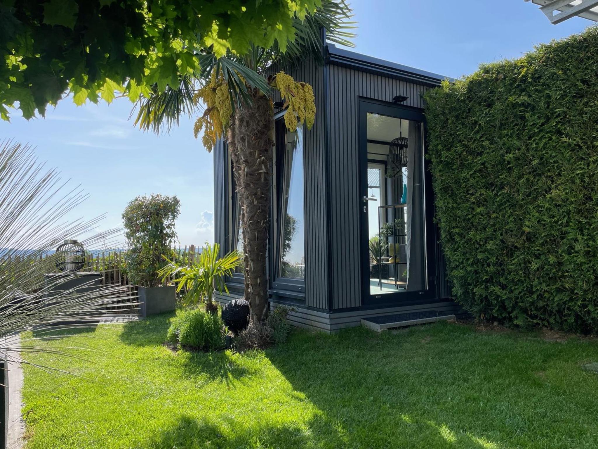 TINY-HOUSE mit Alpen- Stadt- und Poolblick , WLAN