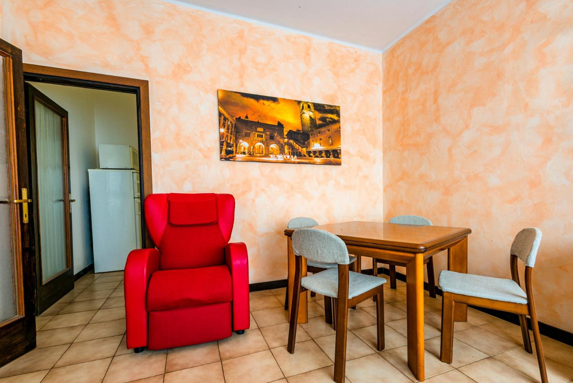 VILLAGGIO HOSPITAL HOUSE view 5