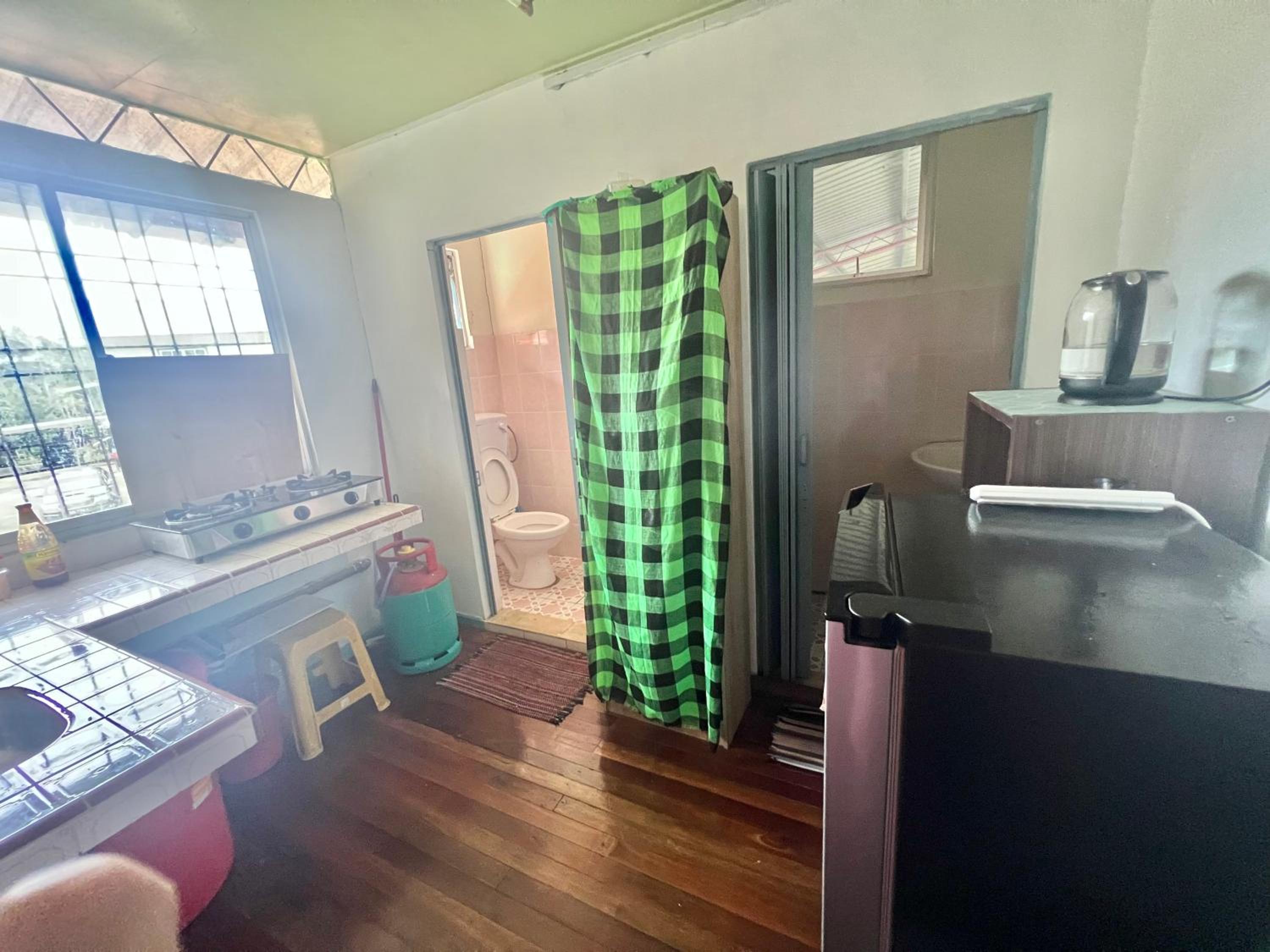 MAK Homestay UPSTAIRS with 5 Bedrooms photo 4