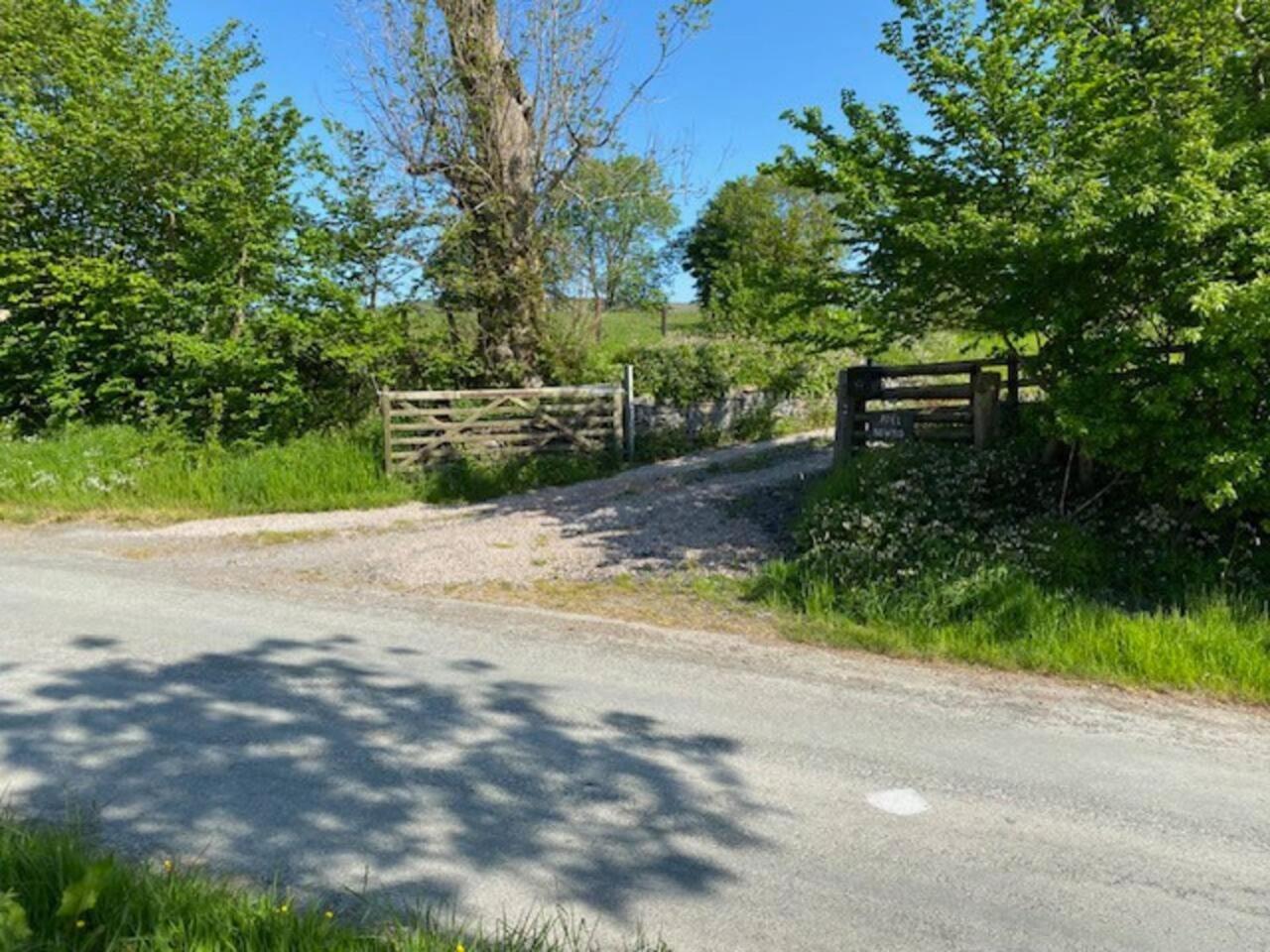 3-Bed Cottage Near Lake Vyrnwy Garden & PetsOk view 3
