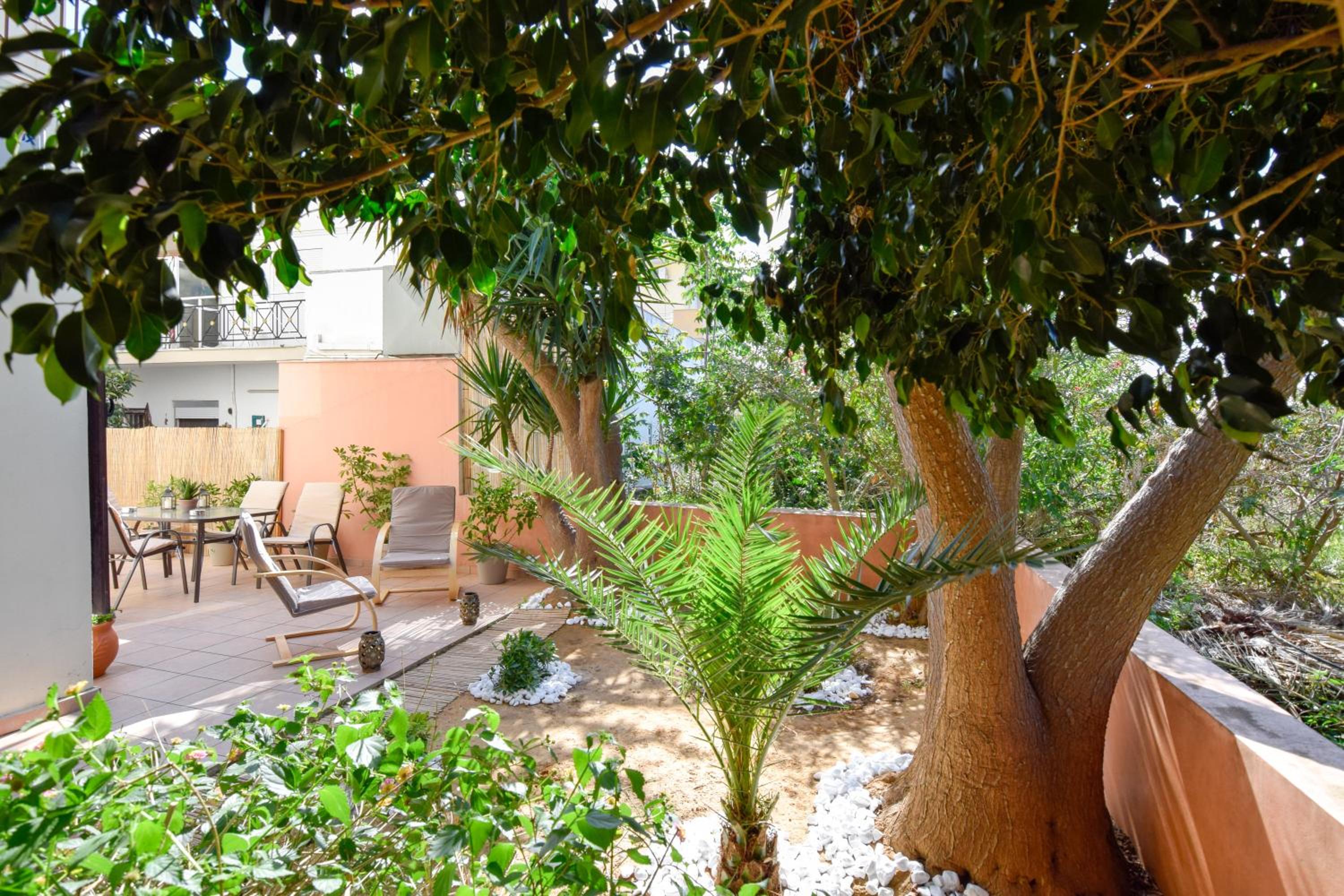 relaxingardenapt