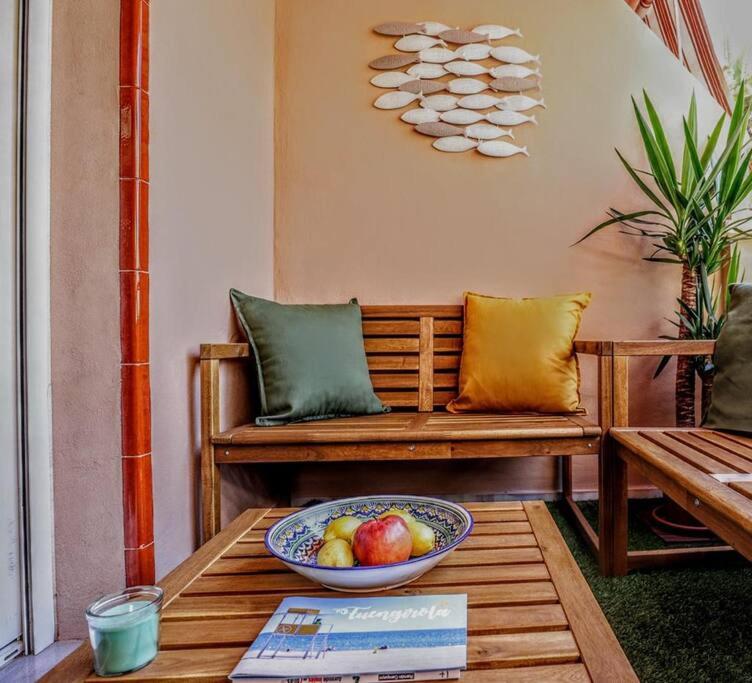 Blue Marine Home - Parking, Pool, AC, WiFi