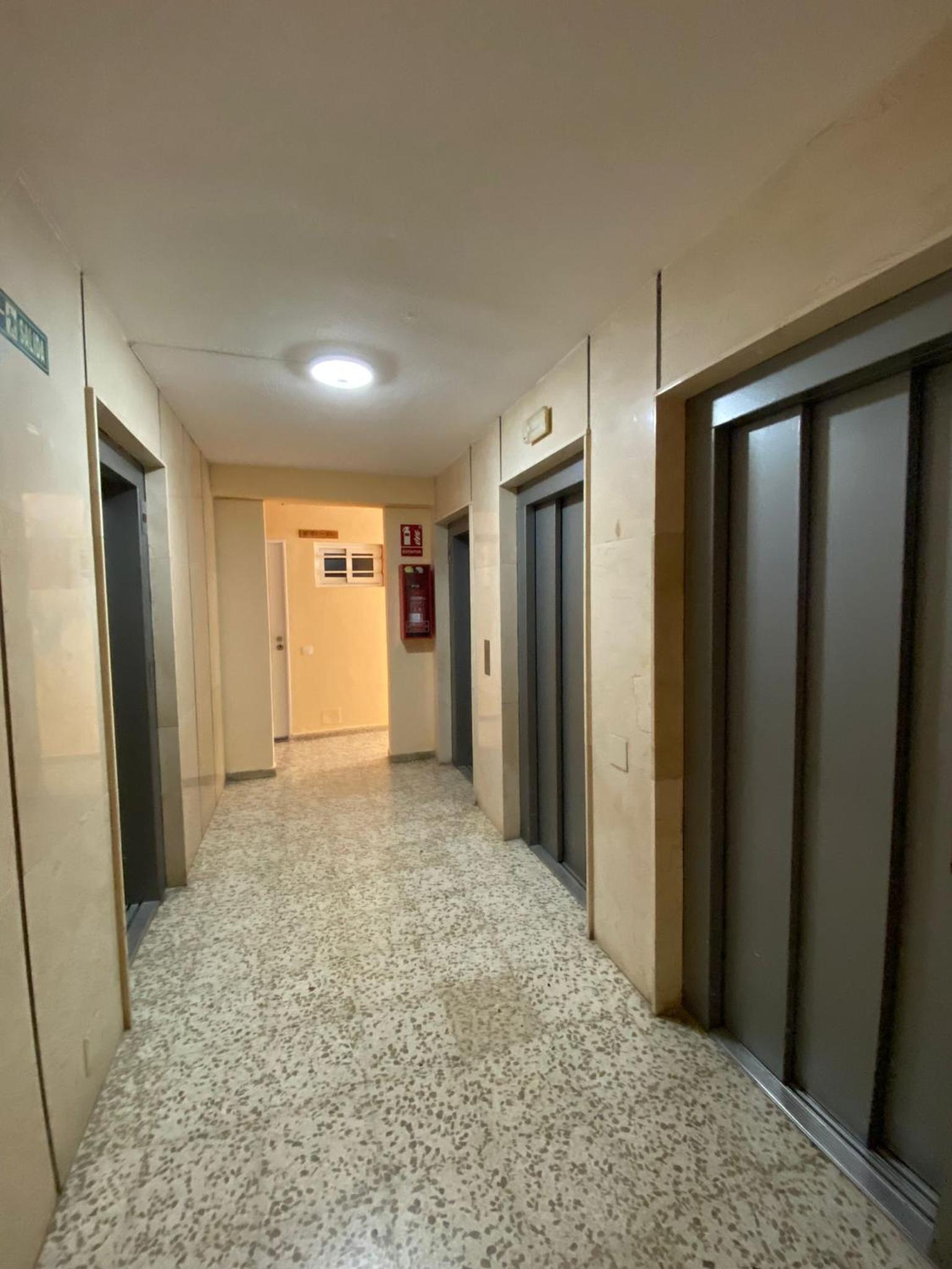 Apt céntrico con vistas y piscinas