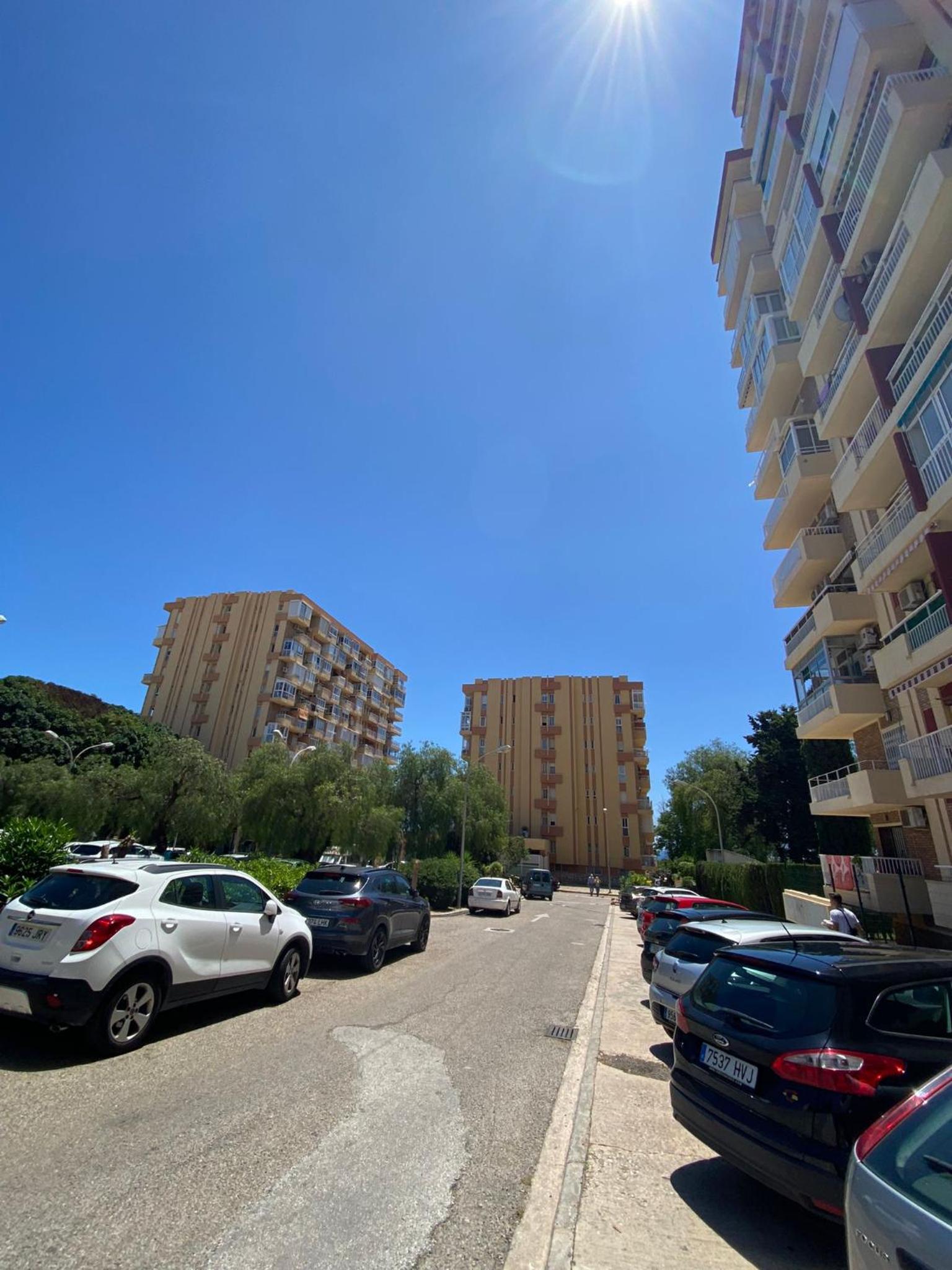 Apt céntrico con vistas y piscinas