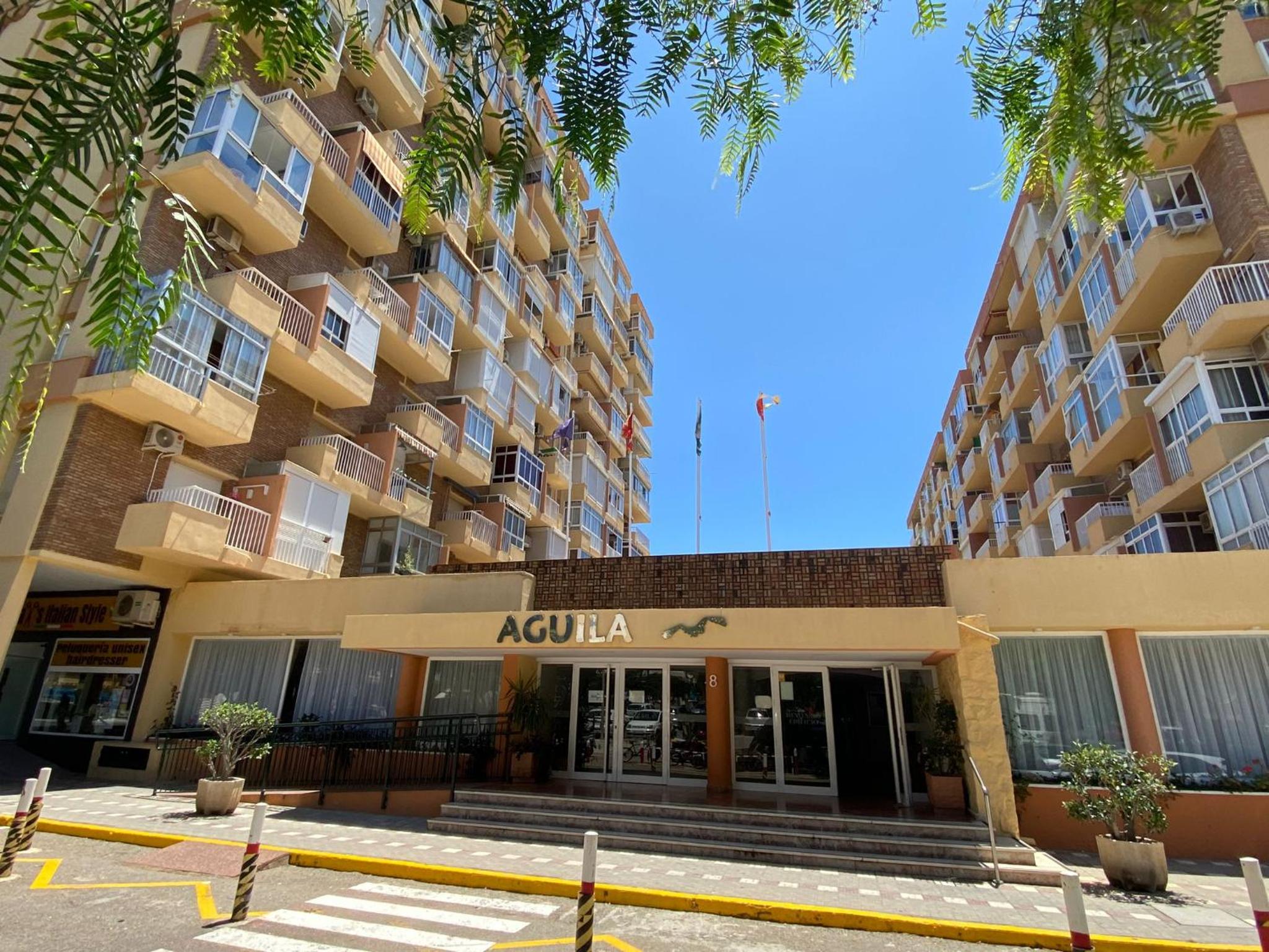 Apt céntrico con vistas y piscinas